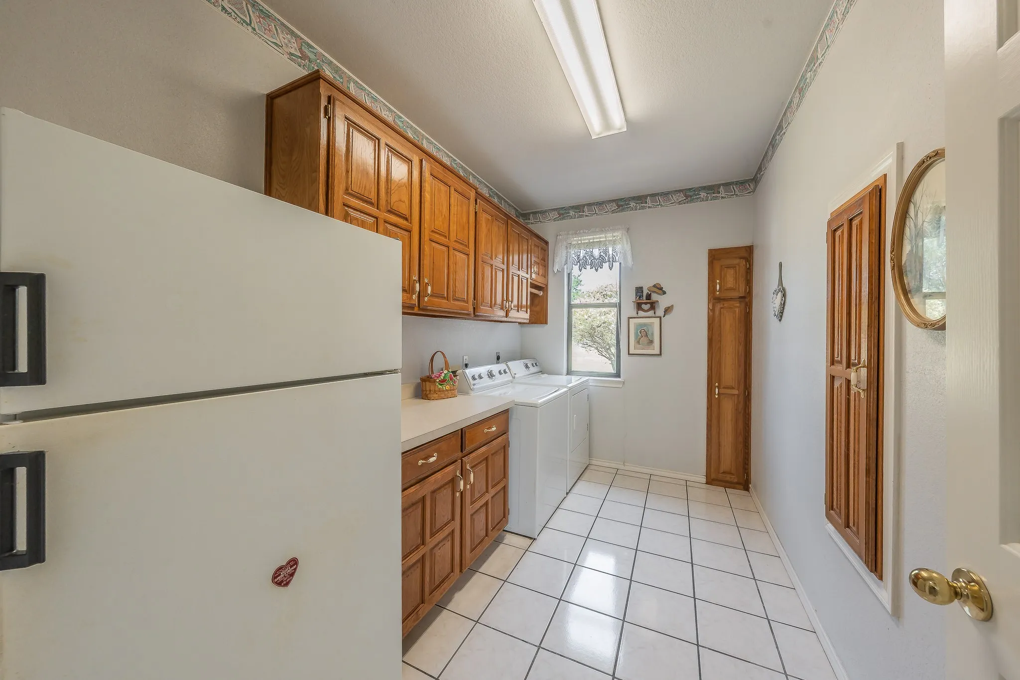 Single Family Residence For Sale in Tarrant County , 2305 Floyd Hampton Road, Crowley, Texas 76036, 4 Bedroom, 3 Bathroom, 3 Garage spaces, 2,660 Sqft, built in 1994, mls#21394876, Real Estate Agent in Crowley, Homes For Sale in Tarrant county, Homes For Sale in Crowley, Realtor in Crowley Texas, Real Estate Brokerage Independent Realty Texas, Luminita Cordes Realtor