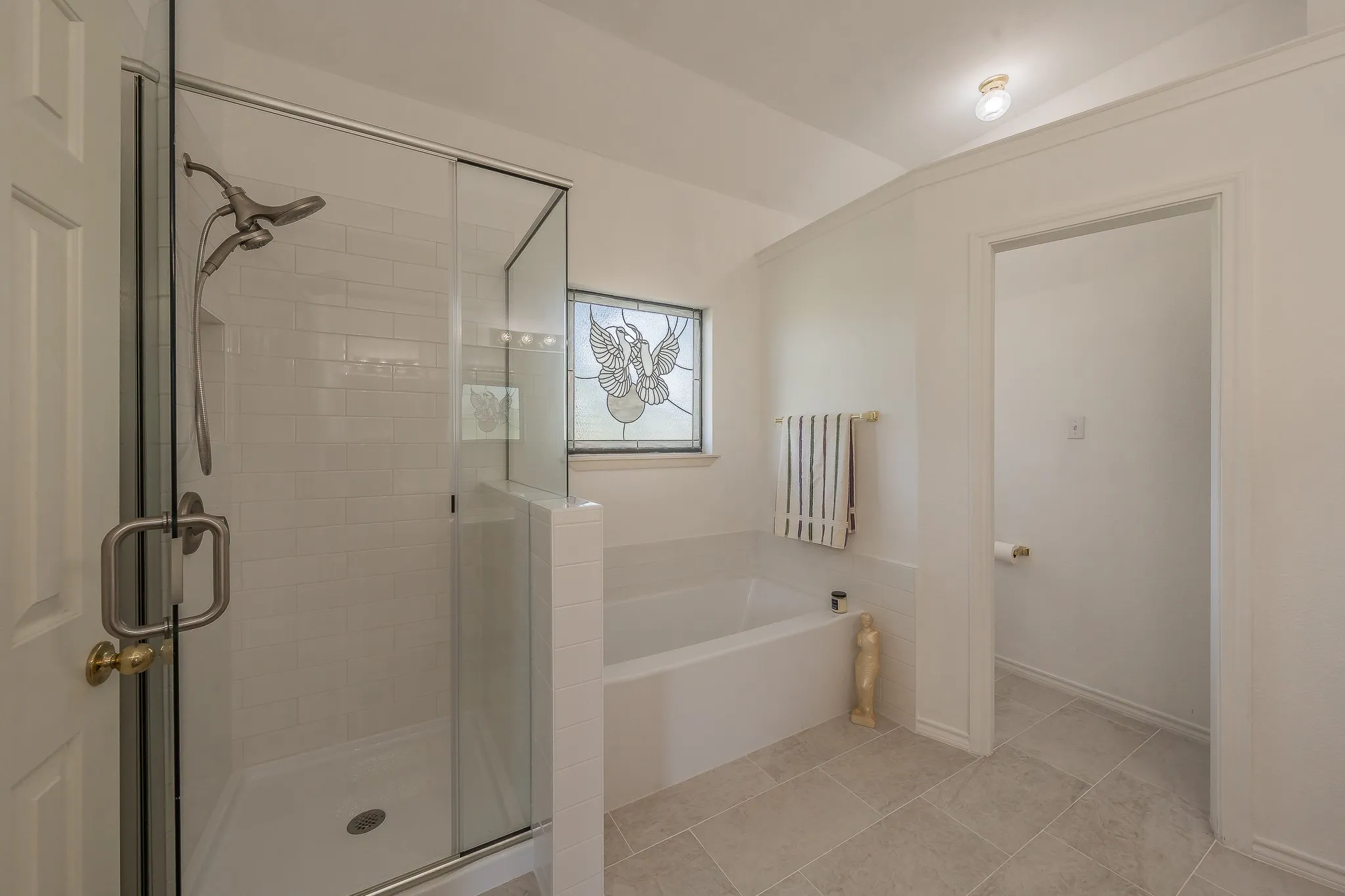Single Family Residence For Sale in Tarrant County , 2305 Floyd Hampton Road, Crowley, Texas 76036, 4 Bedroom, 3 Bathroom, 3 Garage spaces, 2,660 Sqft, built in 1994, mls#21394876, Real Estate Agent in Crowley, Homes For Sale in Tarrant county, Homes For Sale in Crowley, Realtor in Crowley Texas, Real Estate Brokerage Independent Realty Texas, Luminita Cordes Realtor