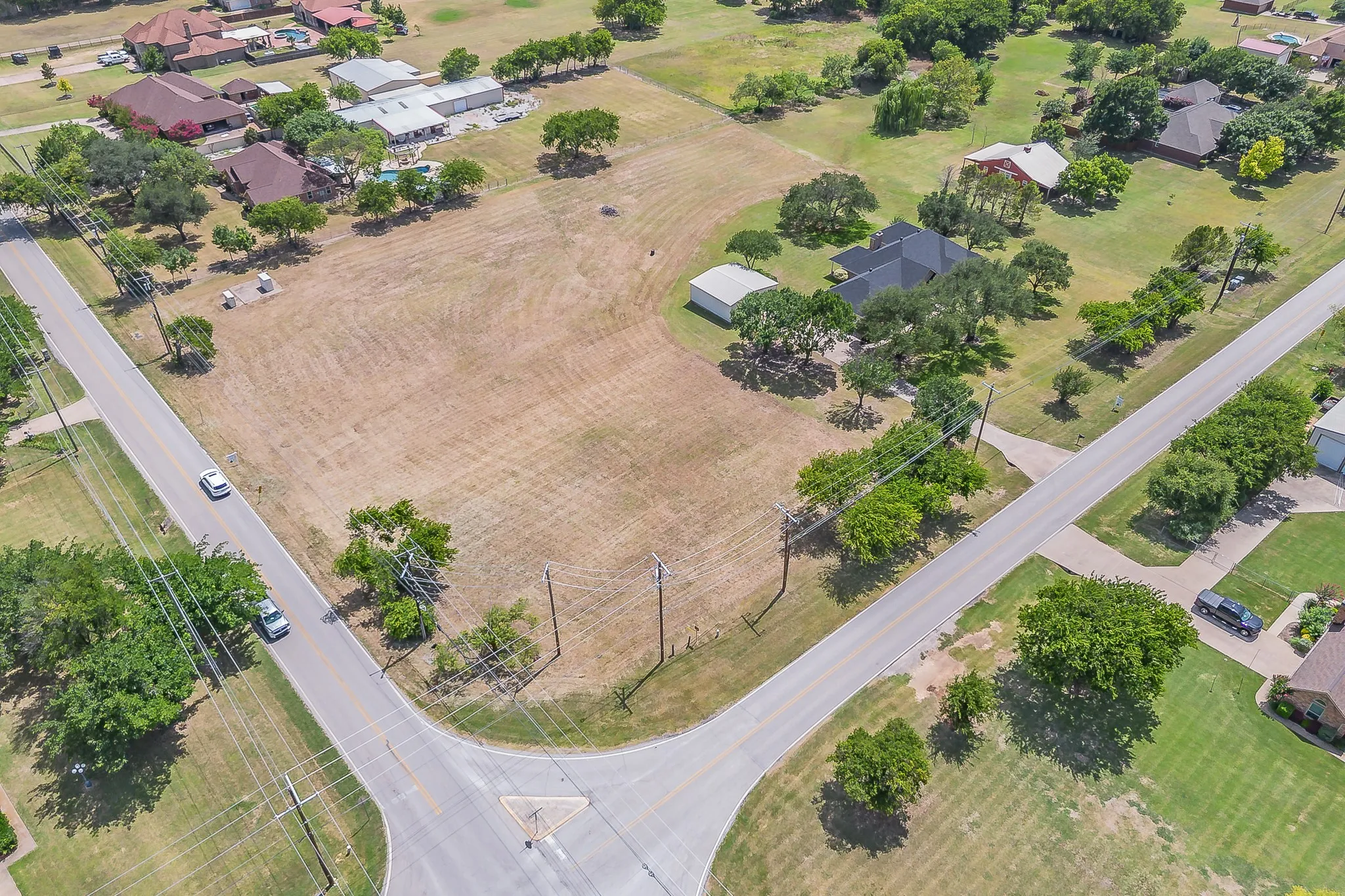 Single Family Residence For Sale in Tarrant County , 2305 Floyd Hampton Road, Crowley, Texas 76036, 4 Bedroom, 3 Bathroom, 3 Garage spaces, 2,660 Sqft, built in 1994, mls#21394876, Real Estate Agent in Crowley, Homes For Sale in Tarrant county, Homes For Sale in Crowley, Realtor in Crowley Texas, Real Estate Brokerage Independent Realty Texas, Luminita Cordes Realtor