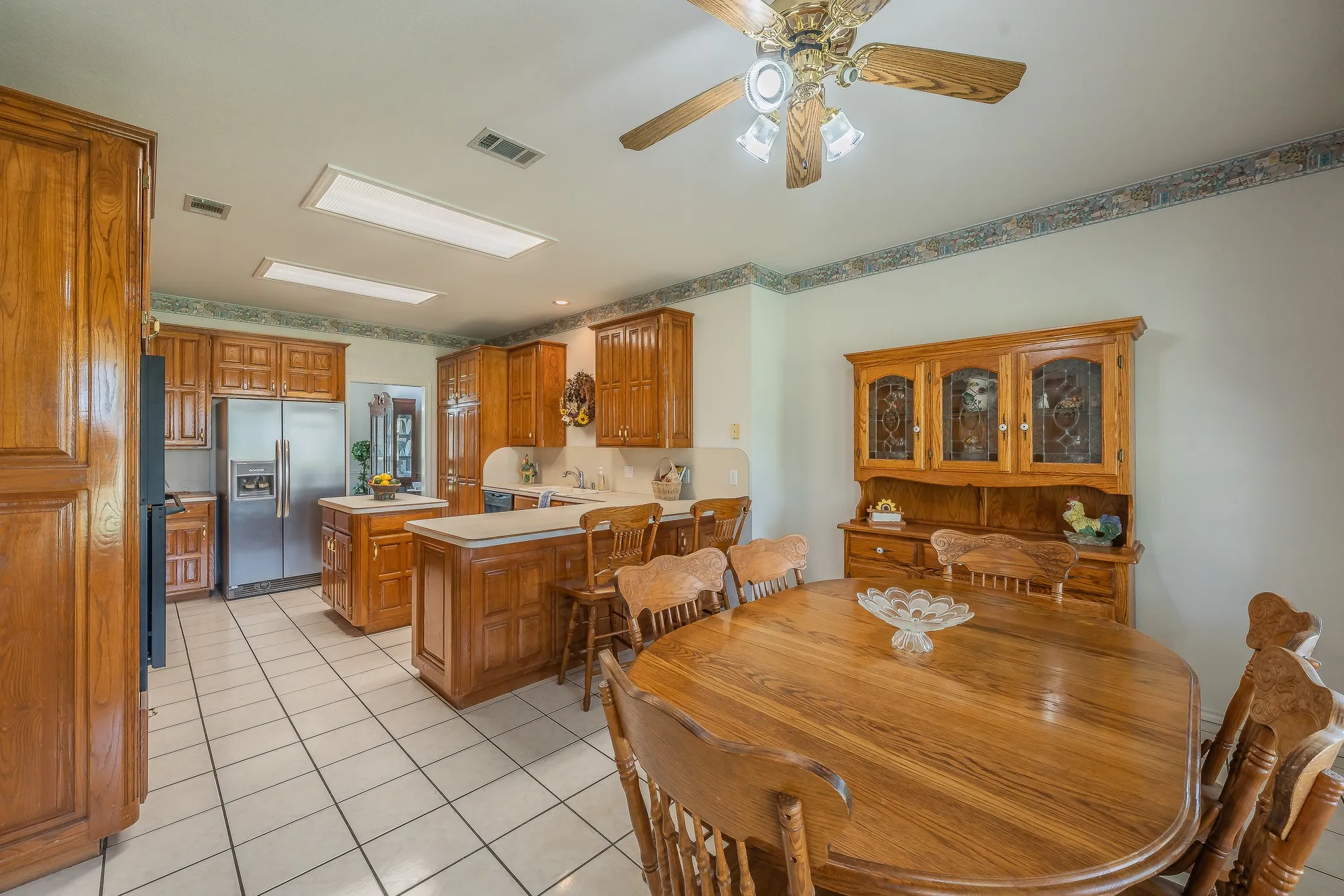 Single Family Residence For Sale in Tarrant County , 2305 Floyd Hampton Road, Crowley, Texas 76036, 4 Bedroom, 3 Bathroom, 3 Garage spaces, 2,660 Sqft, built in 1994, mls#21394876, Real Estate Agent in Crowley, Homes For Sale in Tarrant county, Homes For Sale in Crowley, Realtor in Crowley Texas, Real Estate Brokerage Independent Realty Texas, Luminita Cordes Realtor