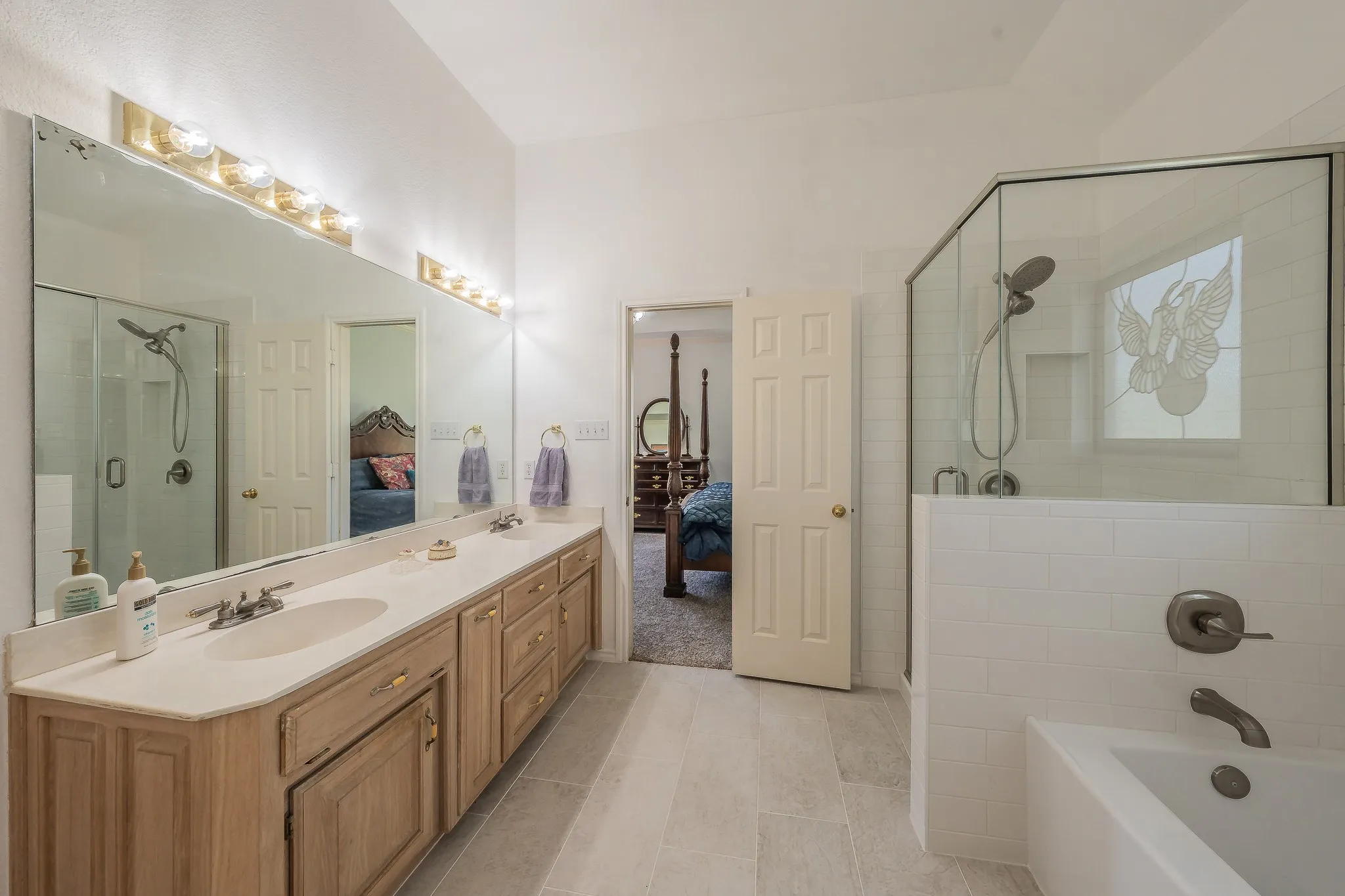 Single Family Residence For Sale in Tarrant County , 2305 Floyd Hampton Road, Crowley, Texas 76036, 4 Bedroom, 3 Bathroom, 3 Garage spaces, 2,660 Sqft, built in 1994, mls#21394876, Real Estate Agent in Crowley, Homes For Sale in Tarrant county, Homes For Sale in Crowley, Realtor in Crowley Texas, Real Estate Brokerage Independent Realty Texas, Luminita Cordes Realtor