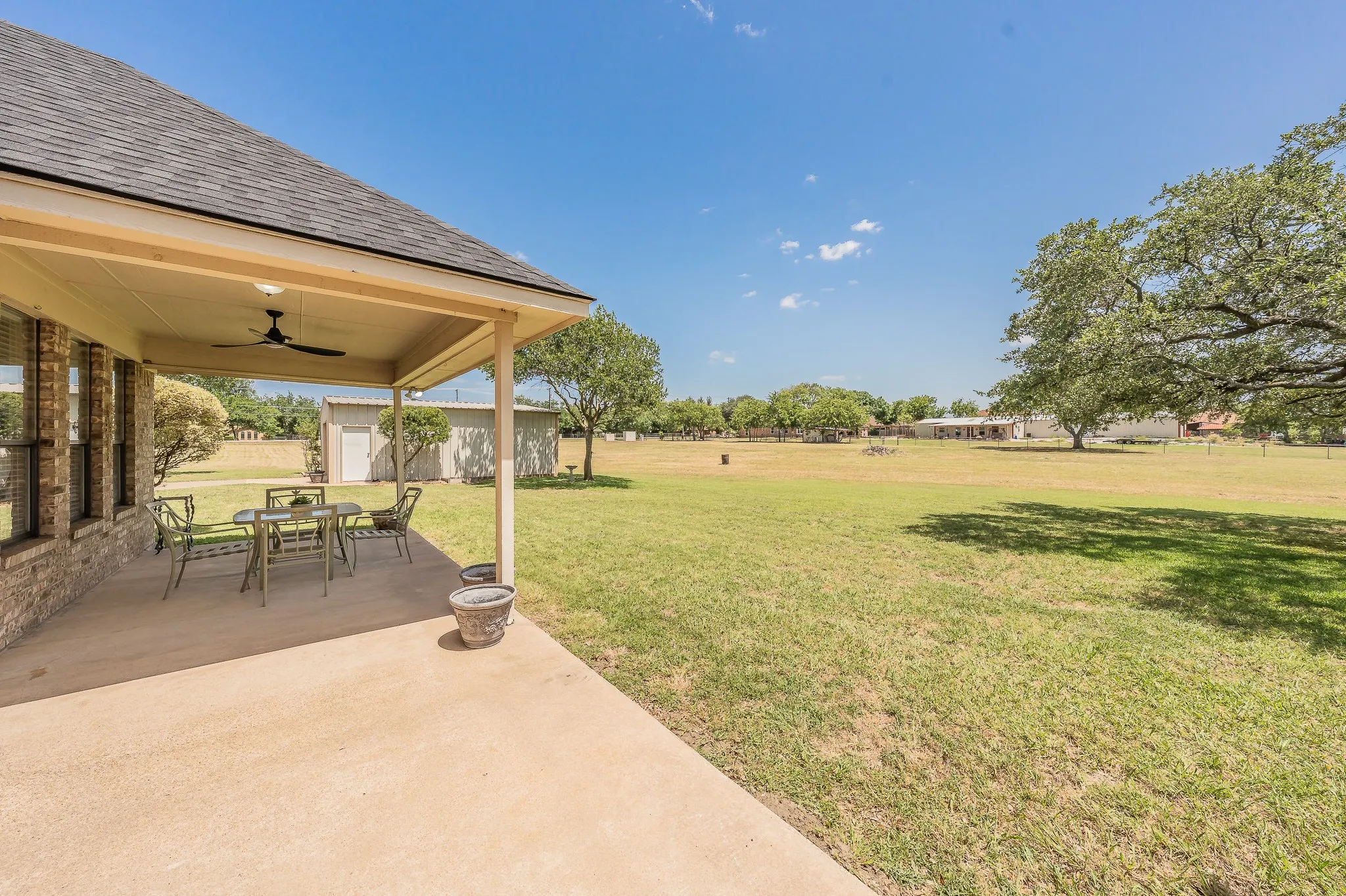 Single Family Residence For Sale in Tarrant County , 2305 Floyd Hampton Road, Crowley, Texas 76036, 4 Bedroom, 3 Bathroom, 3 Garage spaces, 2,660 Sqft, built in 1994, mls#21394876, Real Estate Agent in Crowley, Homes For Sale in Tarrant county, Homes For Sale in Crowley, Realtor in Crowley Texas, Real Estate Brokerage Independent Realty Texas, Luminita Cordes Realtor