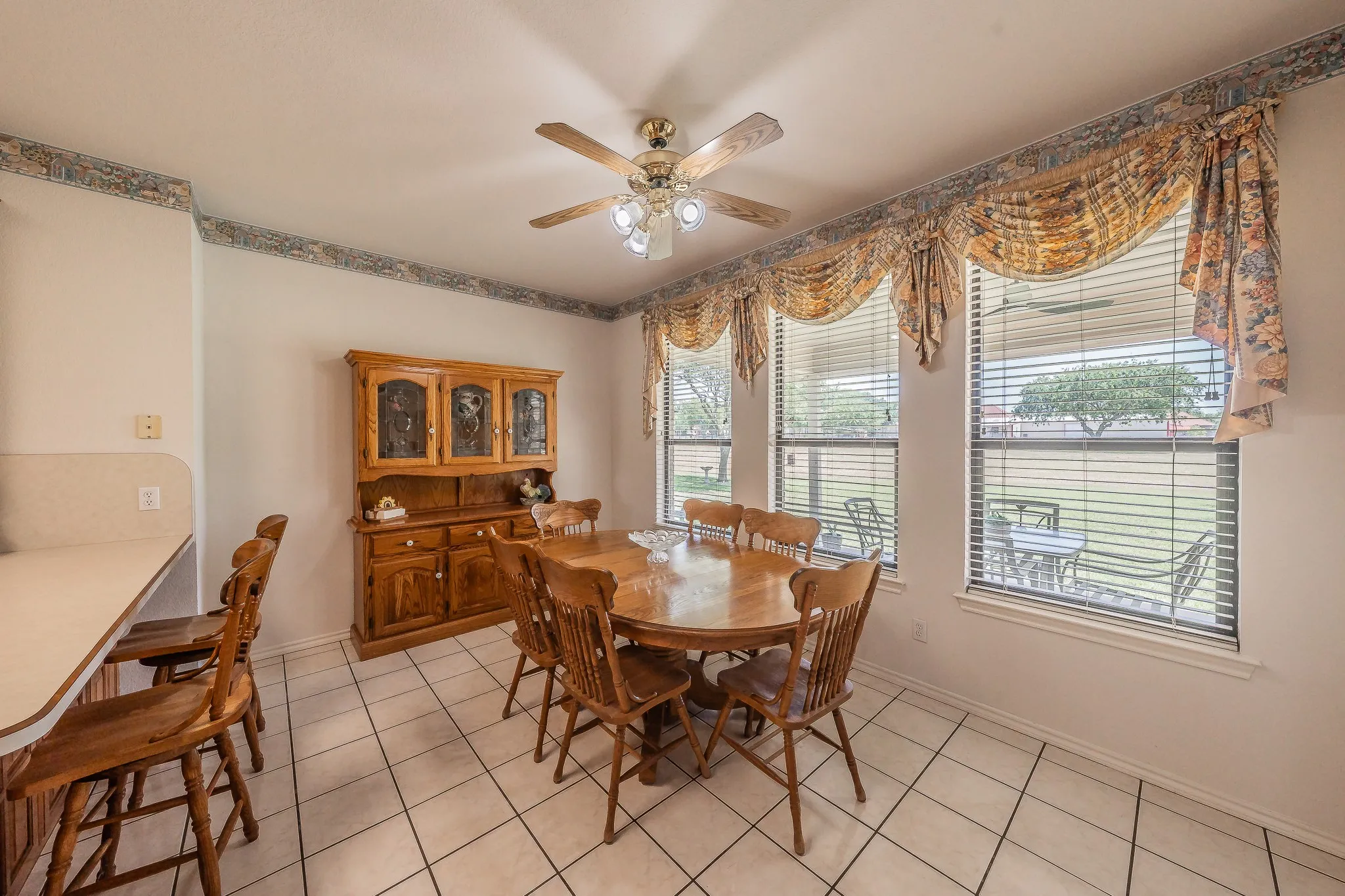 Single Family Residence For Sale in Tarrant County , 2305 Floyd Hampton Road, Crowley, Texas 76036, 4 Bedroom, 3 Bathroom, 3 Garage spaces, 2,660 Sqft, built in 1994, mls#21394876, Real Estate Agent in Crowley, Homes For Sale in Tarrant county, Homes For Sale in Crowley, Realtor in Crowley Texas, Real Estate Brokerage Independent Realty Texas, Luminita Cordes Realtor