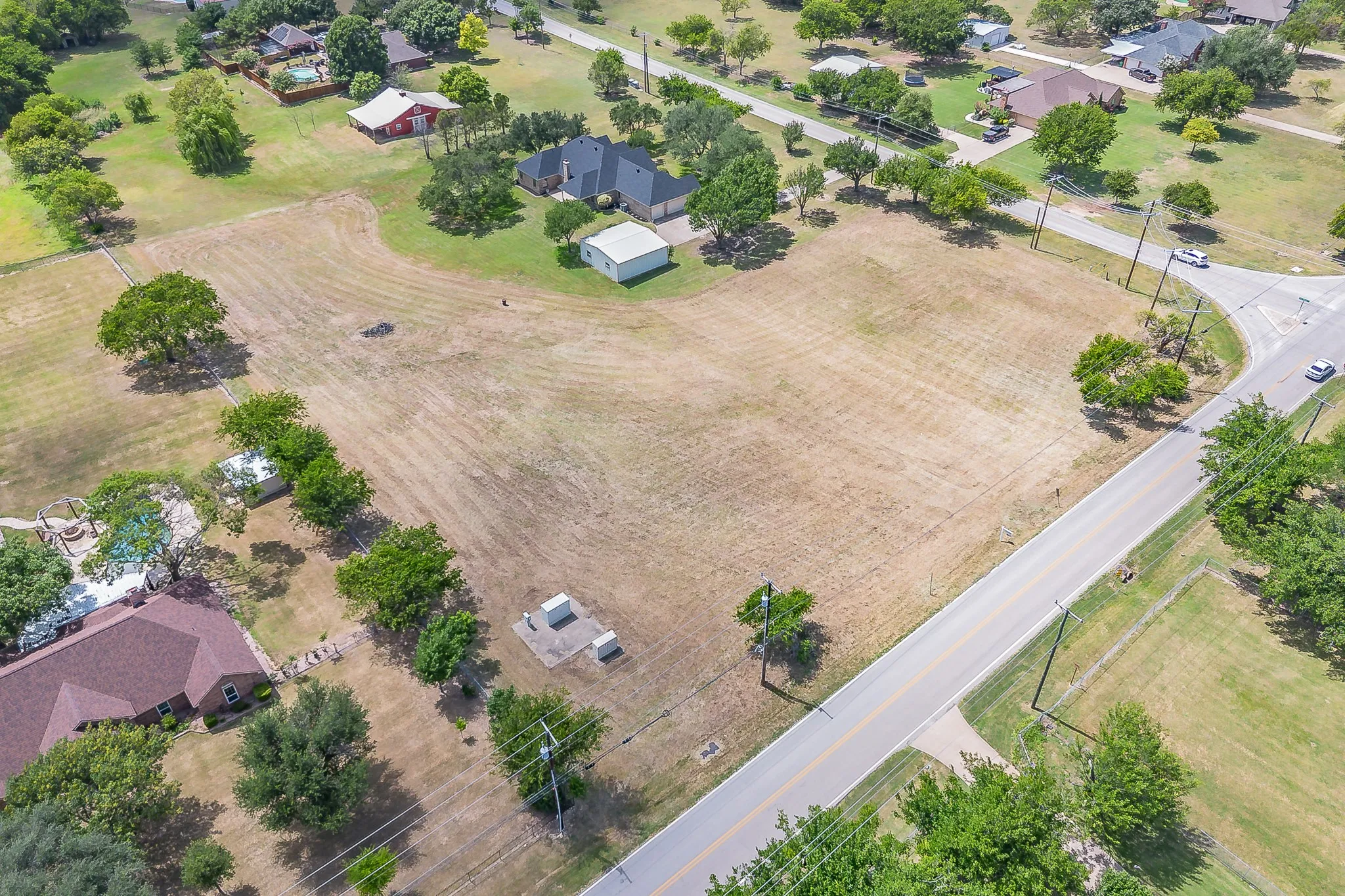 Single Family Residence For Sale in Tarrant County , 2305 Floyd Hampton Road, Crowley, Texas 76036, 4 Bedroom, 3 Bathroom, 3 Garage spaces, 2,660 Sqft, built in 1994, mls#21394876, Real Estate Agent in Crowley, Homes For Sale in Tarrant county, Homes For Sale in Crowley, Realtor in Crowley Texas, Real Estate Brokerage Independent Realty Texas, Luminita Cordes Realtor