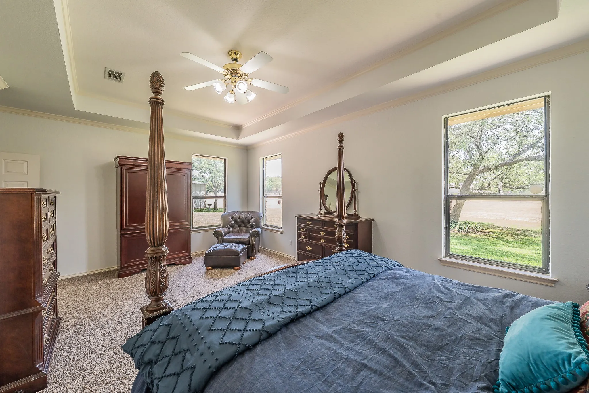 Single Family Residence For Sale in Tarrant County , 2305 Floyd Hampton Road, Crowley, Texas 76036, 4 Bedroom, 3 Bathroom, 3 Garage spaces, 2,660 Sqft, built in 1994, mls#21394876, Real Estate Agent in Crowley, Homes For Sale in Tarrant county, Homes For Sale in Crowley, Realtor in Crowley Texas, Real Estate Brokerage Independent Realty Texas, Luminita Cordes Realtor