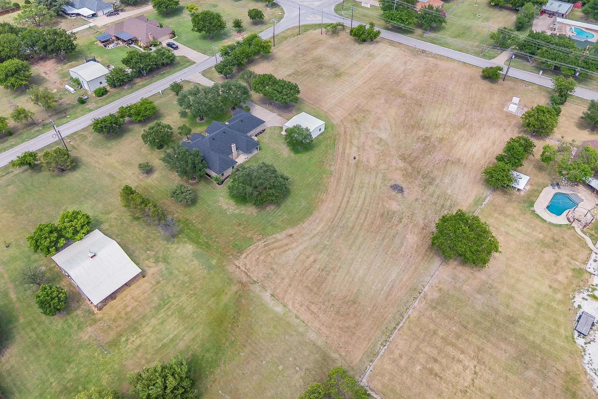 Single Family Residence For Sale in Tarrant County , 2305 Floyd Hampton Road, Crowley, Texas 76036, 4 Bedroom, 3 Bathroom, 3 Garage spaces, 2,660 Sqft, built in 1994, mls#21394876, Real Estate Agent in Crowley, Homes For Sale in Tarrant county, Homes For Sale in Crowley, Realtor in Crowley Texas, Real Estate Brokerage Independent Realty Texas, Luminita Cordes Realtor