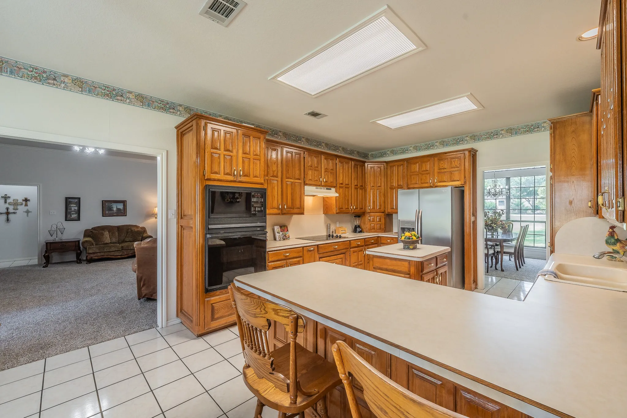 Single Family Residence For Sale in Tarrant County , 2305 Floyd Hampton Road, Crowley, Texas 76036, 4 Bedroom, 3 Bathroom, 3 Garage spaces, 2,660 Sqft, built in 1994, mls#21394876, Real Estate Agent in Crowley, Homes For Sale in Tarrant county, Homes For Sale in Crowley, Realtor in Crowley Texas, Real Estate Brokerage Independent Realty Texas, Luminita Cordes Realtor
