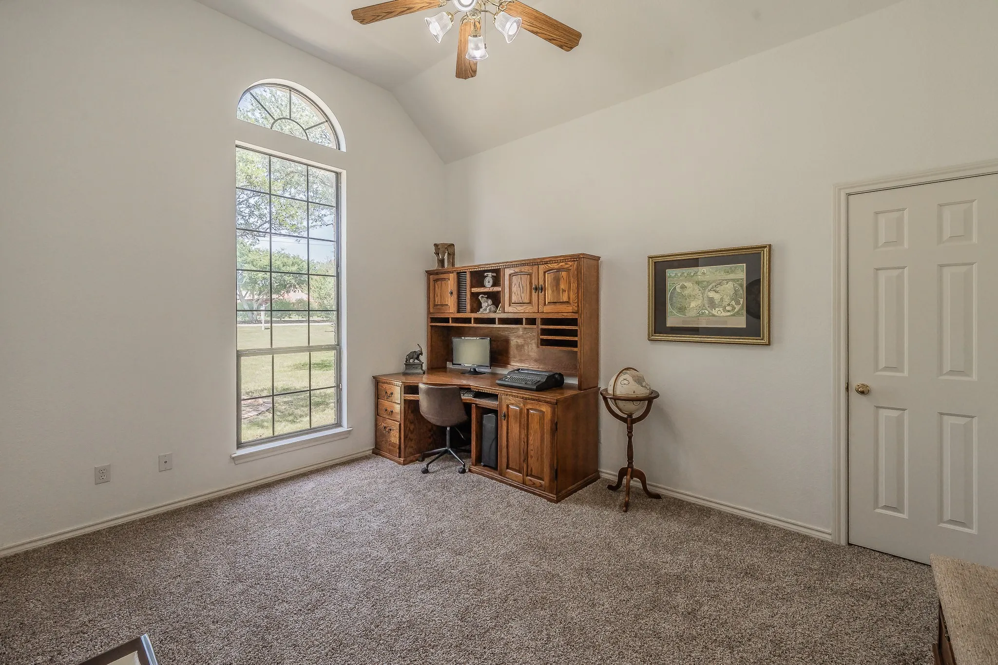Single Family Residence For Sale in Tarrant County , 2305 Floyd Hampton Road, Crowley, Texas 76036, 4 Bedroom, 3 Bathroom, 3 Garage spaces, 2,660 Sqft, built in 1994, mls#21394876, Real Estate Agent in Crowley, Homes For Sale in Tarrant county, Homes For Sale in Crowley, Realtor in Crowley Texas, Real Estate Brokerage Independent Realty Texas, Luminita Cordes Realtor