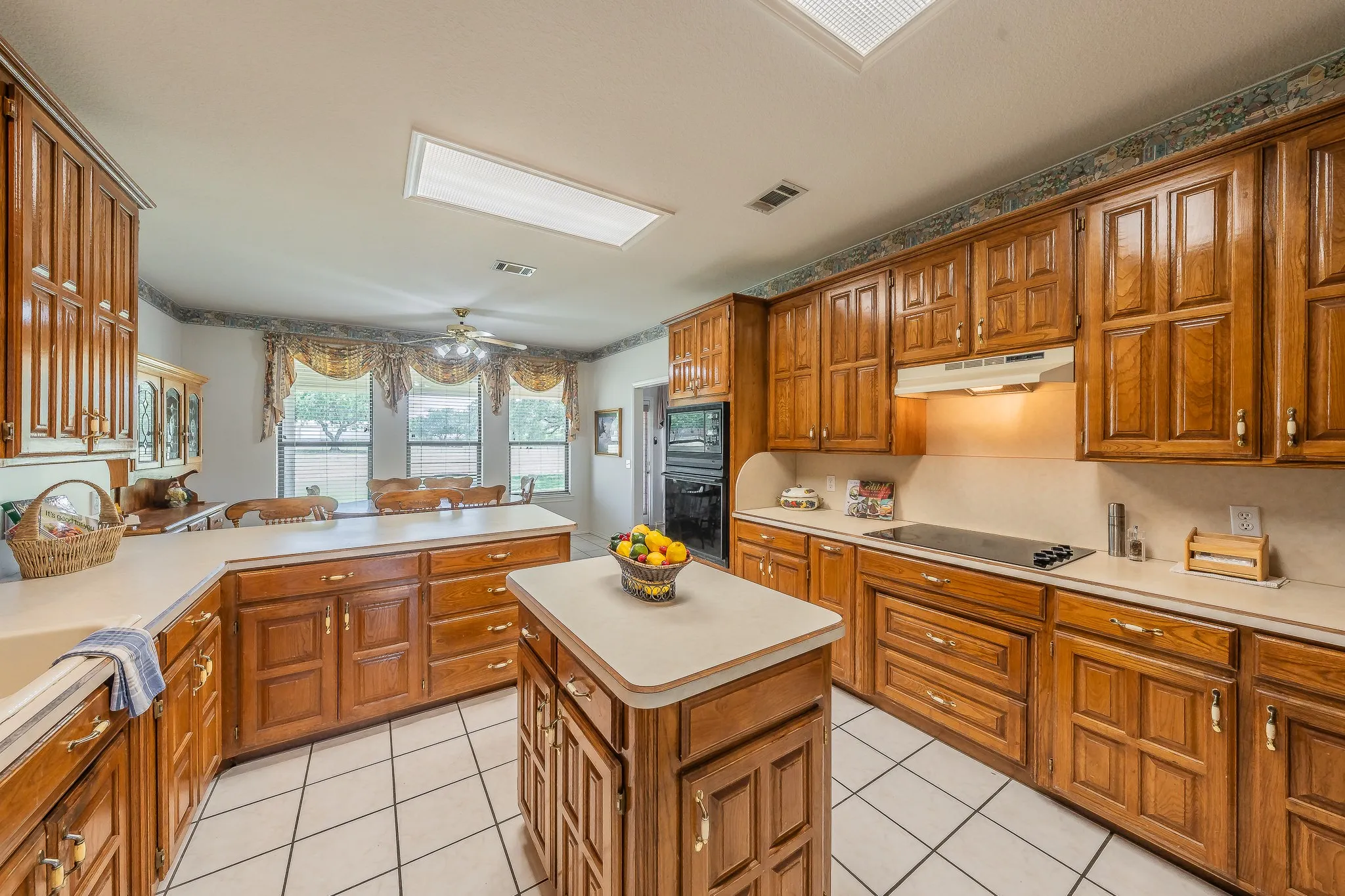 Single Family Residence For Sale in Tarrant County , 2305 Floyd Hampton Road, Crowley, Texas 76036, 4 Bedroom, 3 Bathroom, 3 Garage spaces, 2,660 Sqft, built in 1994, mls#21394876, Real Estate Agent in Crowley, Homes For Sale in Tarrant county, Homes For Sale in Crowley, Realtor in Crowley Texas, Real Estate Brokerage Independent Realty Texas, Luminita Cordes Realtor
