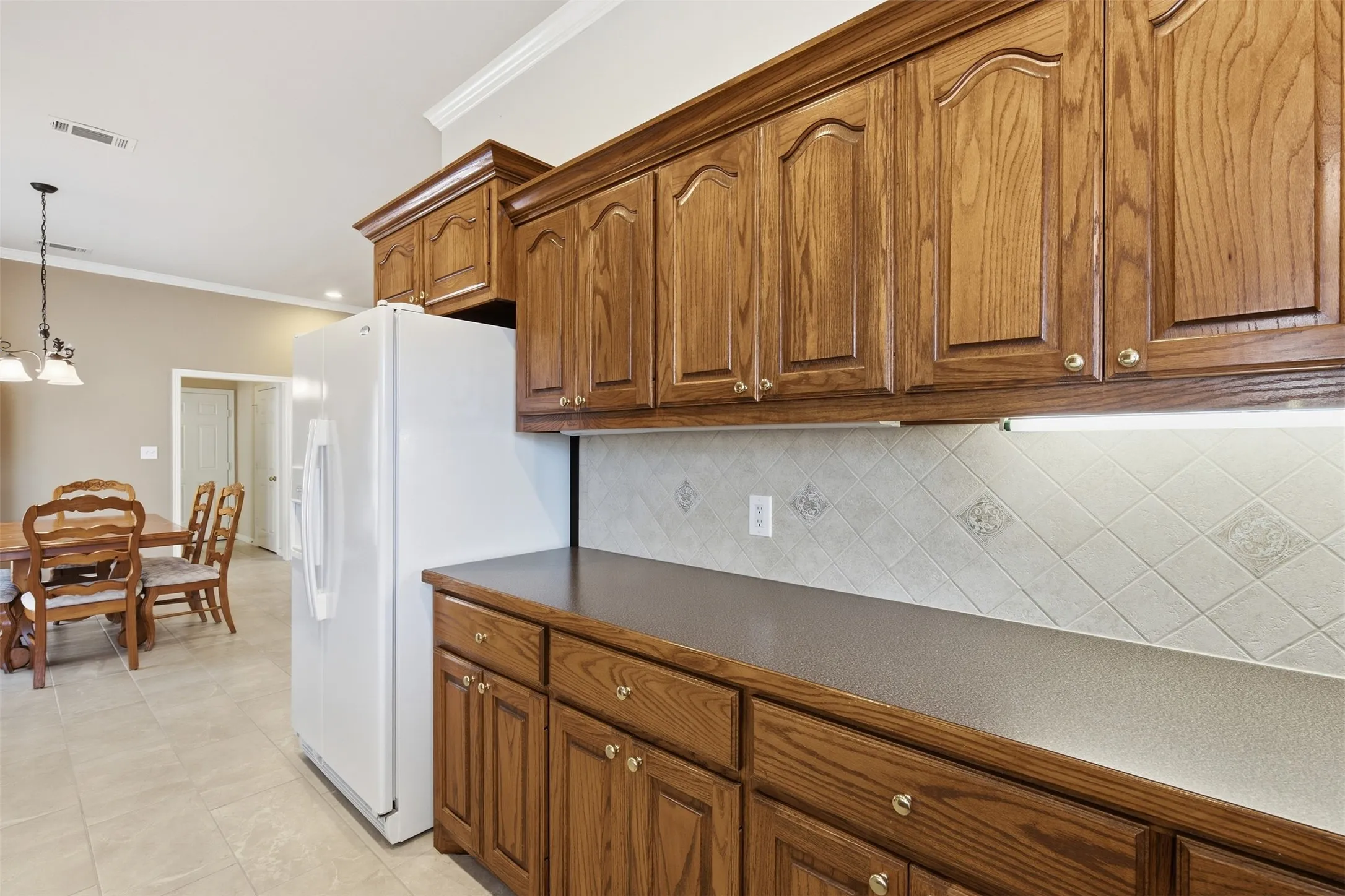 Single Family Residence For Sale in Dallas County , 103 Crestway Drive 26, Cedar Hill, Texas 75104, 3 Bedroom, 2 Bathroom, 2 Garage spaces, 1,856 Sqft, built in 2006, mls#21393587, Real Estate Agent in Cedar Hill, Homes For Sale in Dallas county, Homes For Sale in Cedar Hill, Realtor in Cedar Hill Texas, Real Estate Brokerage Independent Realty Texas, Luminita Cordes Realtor