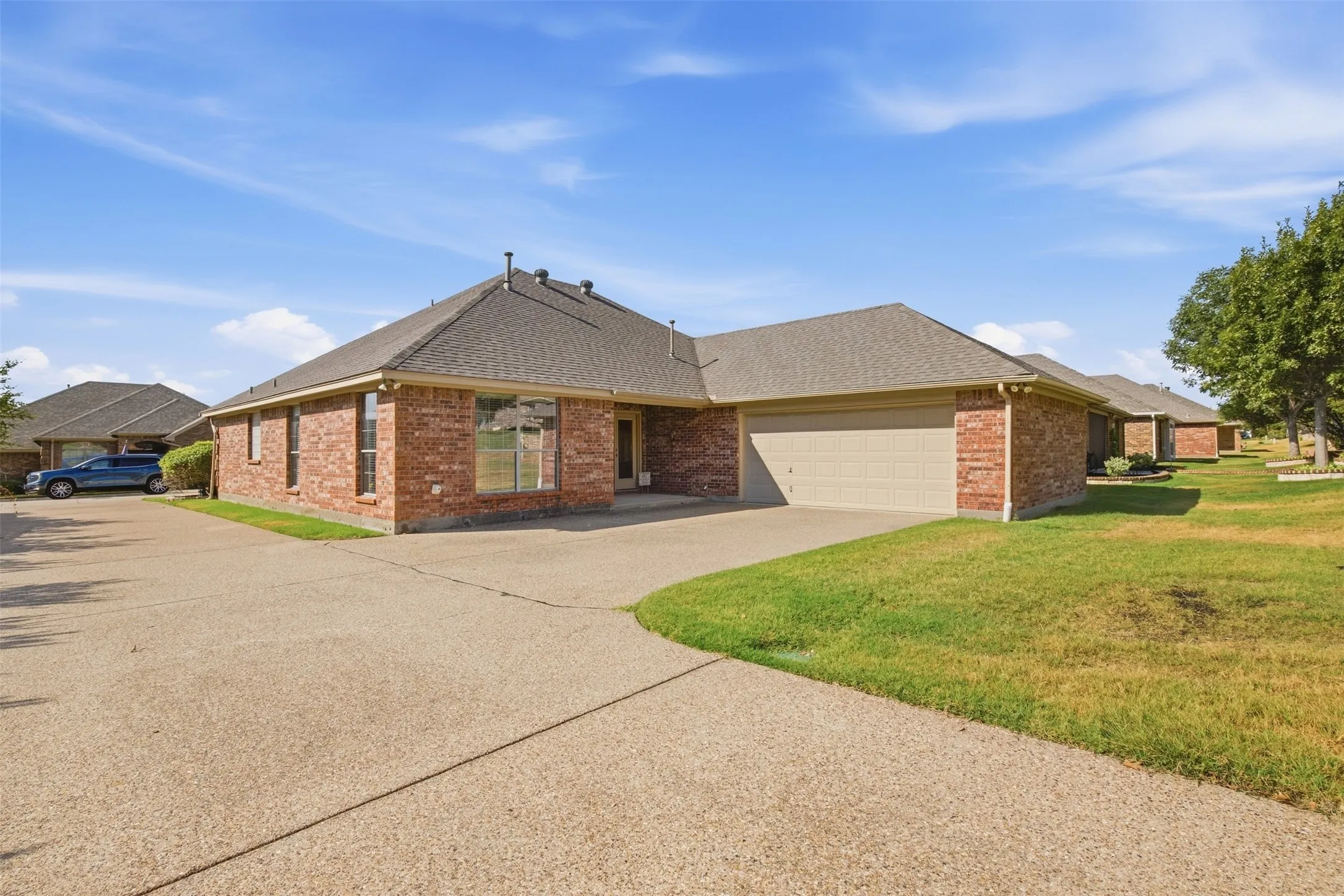 RARE REAR ENTRY GARAGE