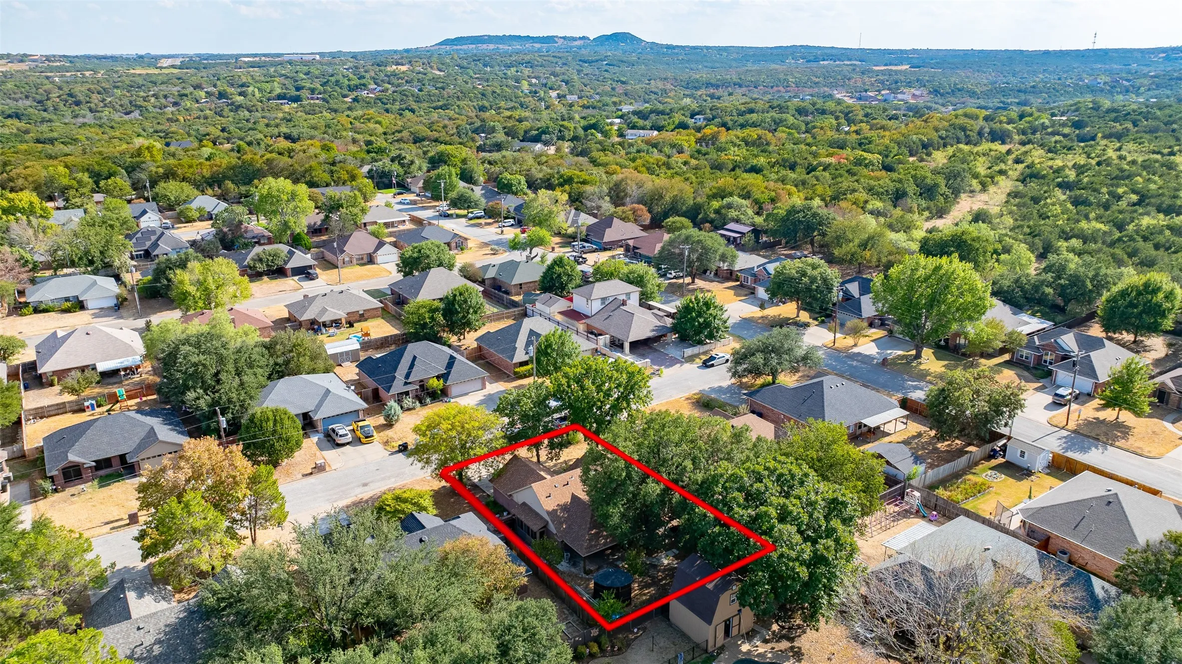 Single Family Residence For Sale in Hood County , 1522 Hayloft Lane, Granbury, Texas 76048, 3 Bedroom, 2 Bathroom, 2 Garage spaces, 1,350 Sqft, built in 1995, mls#21392214, Real Estate Agent in Granbury, Homes For Sale in Hood county, Homes For Sale in Granbury, Realtor in Granbury Texas, Real Estate Brokerage Independent Realty Texas, Luminita Cordes Realtor