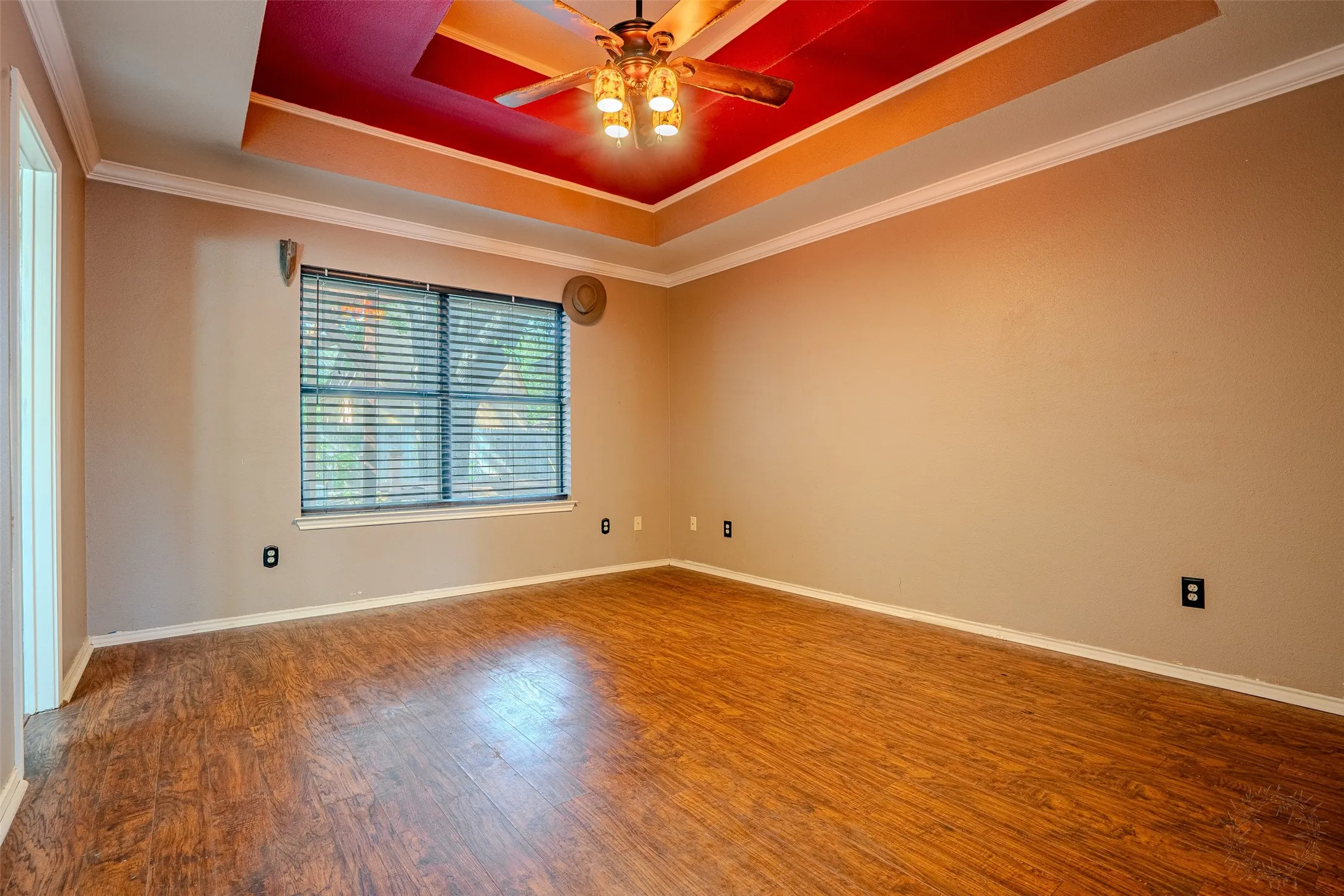 Single Family Residence For Sale in Hood County , 1522 Hayloft Lane, Granbury, Texas 76048, 3 Bedroom, 2 Bathroom, 2 Garage spaces, 1,350 Sqft, built in 1995, mls#21392214, Real Estate Agent in Granbury, Homes For Sale in Hood county, Homes For Sale in Granbury, Realtor in Granbury Texas, Real Estate Brokerage Independent Realty Texas, Luminita Cordes Realtor