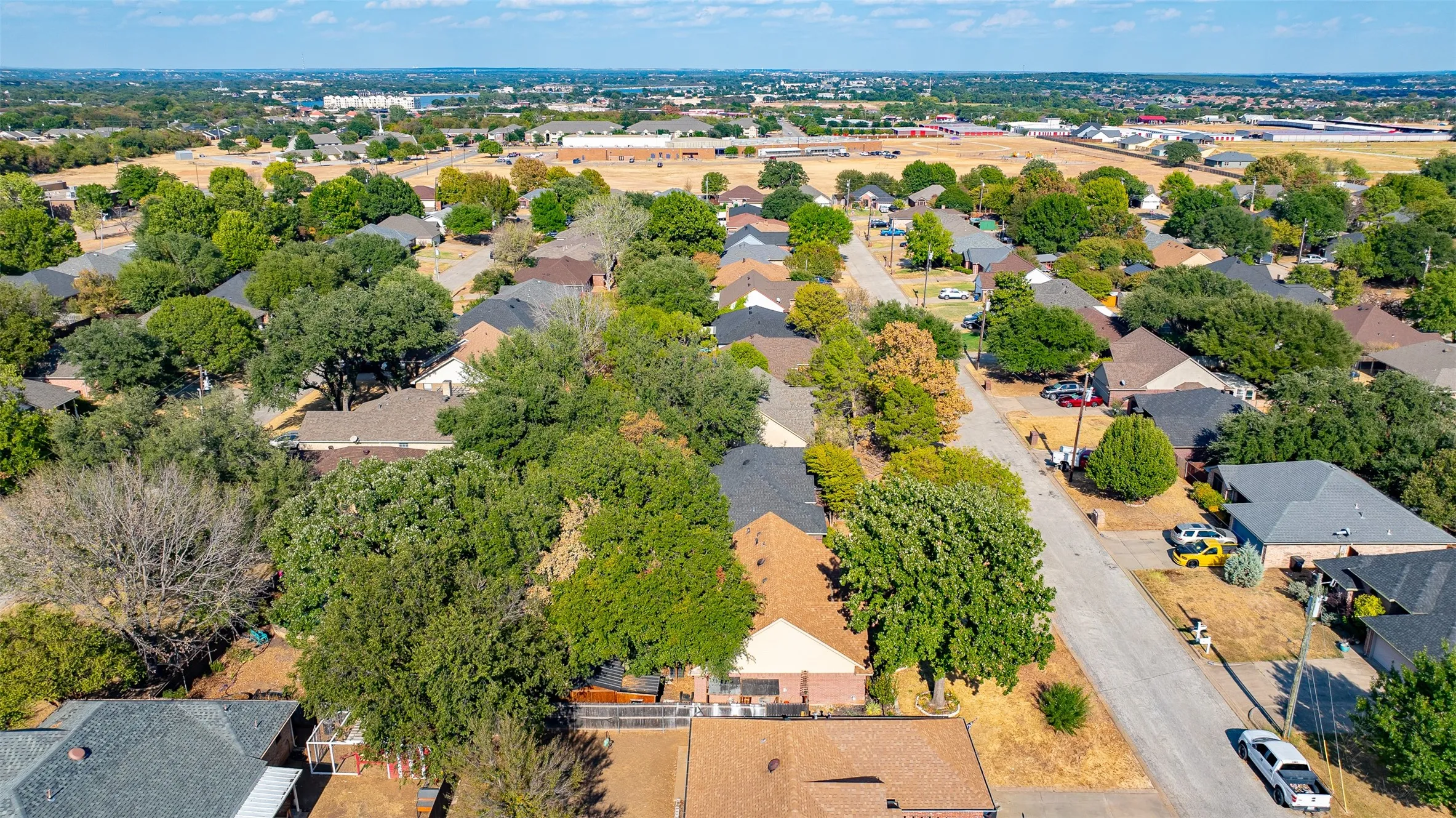 Single Family Residence For Sale in Hood County , 1522 Hayloft Lane, Granbury, Texas 76048, 3 Bedroom, 2 Bathroom, 2 Garage spaces, 1,350 Sqft, built in 1995, mls#21392214, Real Estate Agent in Granbury, Homes For Sale in Hood county, Homes For Sale in Granbury, Realtor in Granbury Texas, Real Estate Brokerage Independent Realty Texas, Luminita Cordes Realtor