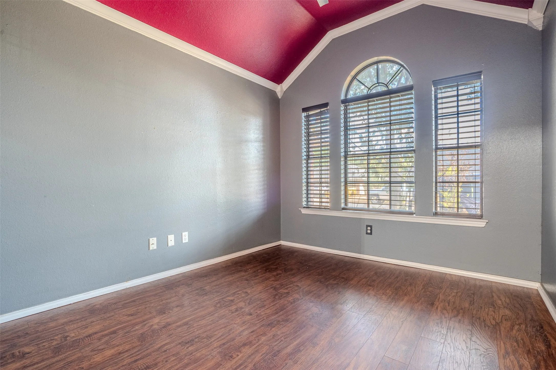 Secondary bedroom