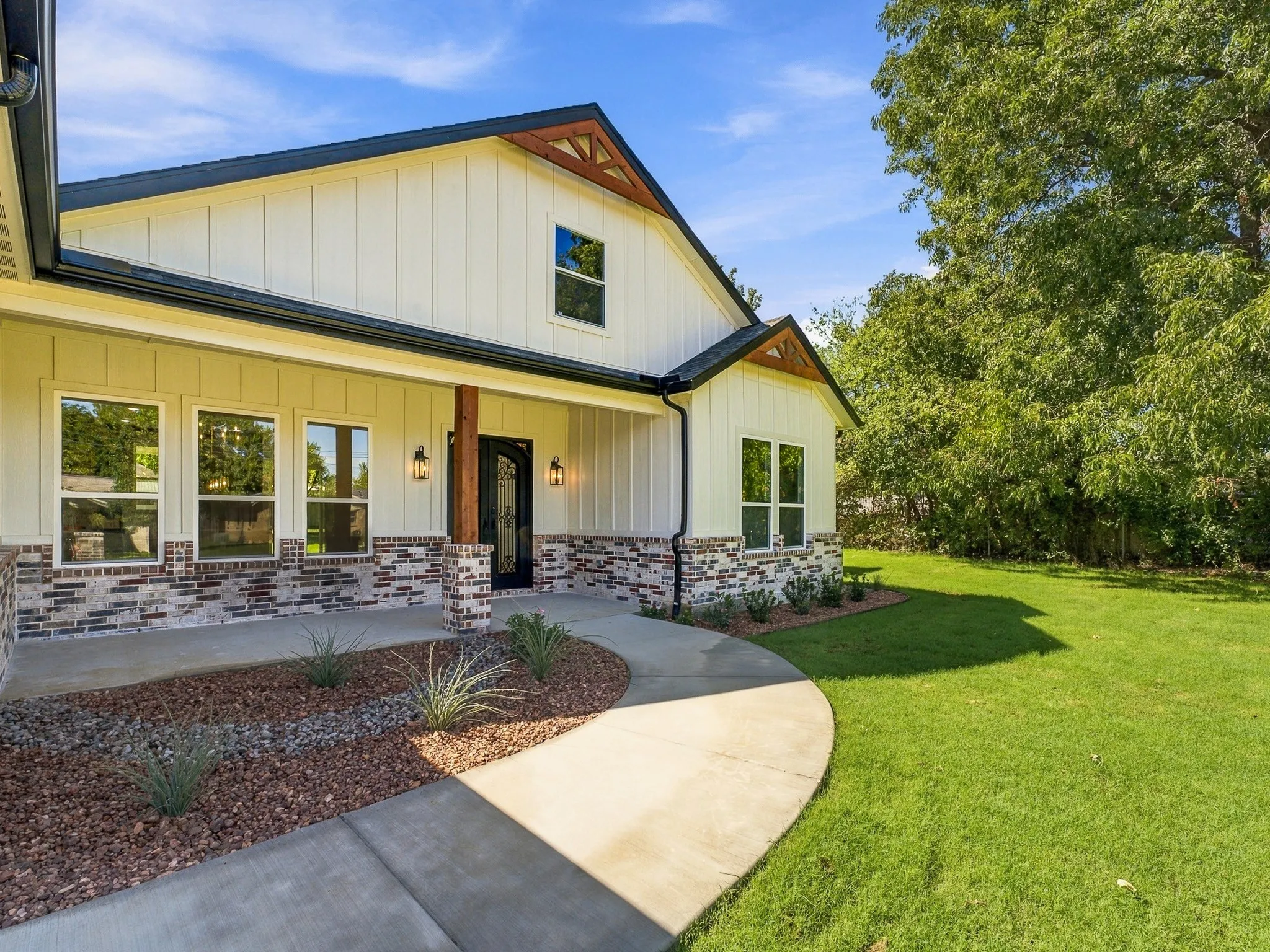 Single Family Residence For Sale in Wise County , 1810 Carpenter Street, Bridgeport, Texas 76426, 4 Bedroom, 4 Bathroom, 2 Garage spaces, 2,350 Sqft, built in 2026, mls#21393583, Real Estate Agent in Bridgeport, Homes For Sale in Wise county, Homes For Sale in Bridgeport, Realtor in Bridgeport Texas, Real Estate Brokerage Independent Realty Texas, Luminita Cordes Realtor
