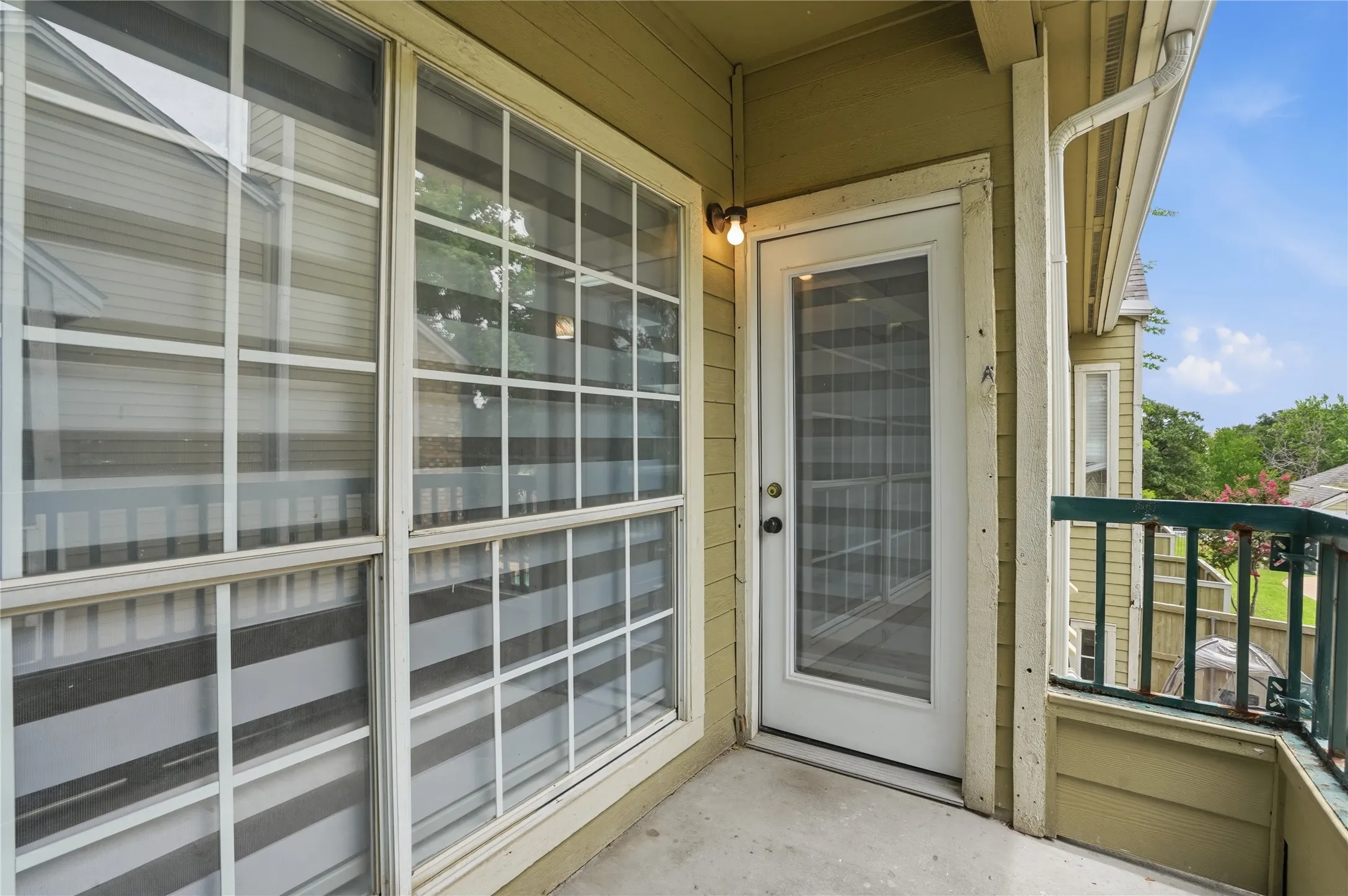 Condominium For Sale in Dallas County , 4115 Esters Road 712, Irving, Texas 75038, 2 Bedroom, 1 Bathroom, Garage spaces, 783 Sqft, built in 1984, mls#21394840, Real Estate Agent in Irving, Homes For Sale in Dallas county, Homes For Sale in Irving, Realtor in Irving Texas, Real Estate Brokerage Independent Realty Texas, Luminita Cordes Realtor
