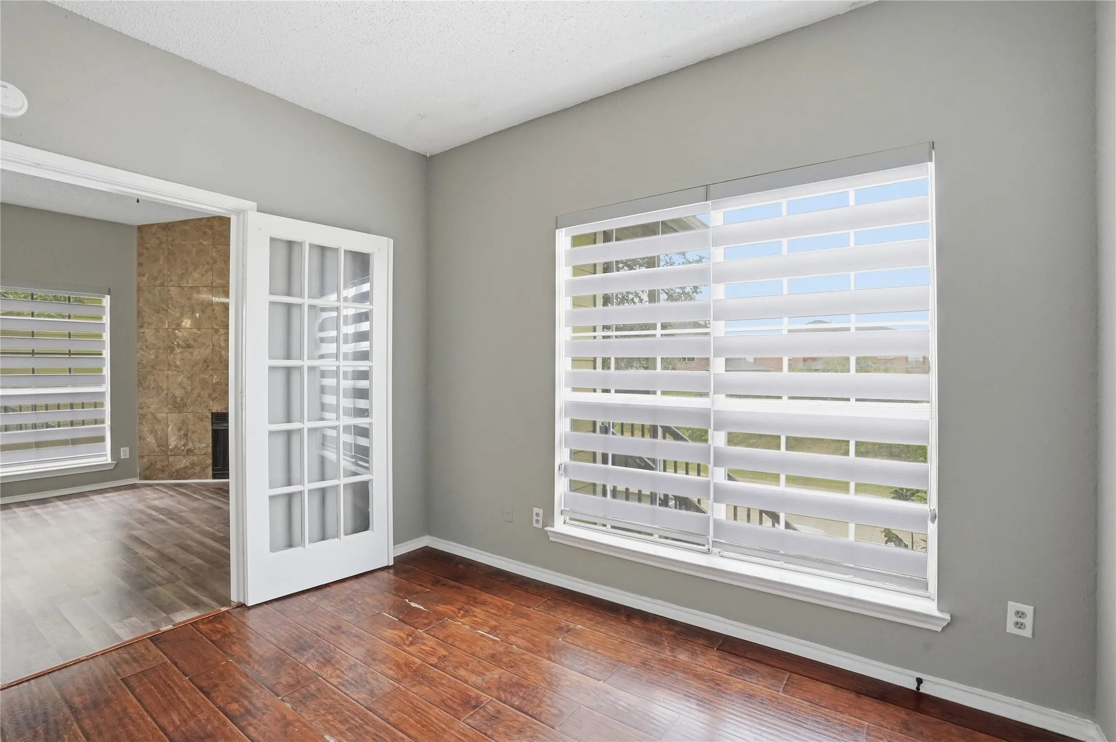 Condominium For Sale in Dallas County , 4115 Esters Road 712, Irving, Texas 75038, 2 Bedroom, 1 Bathroom, Garage spaces, 783 Sqft, built in 1984, mls#21394840, Real Estate Agent in Irving, Homes For Sale in Dallas county, Homes For Sale in Irving, Realtor in Irving Texas, Real Estate Brokerage Independent Realty Texas, Luminita Cordes Realtor