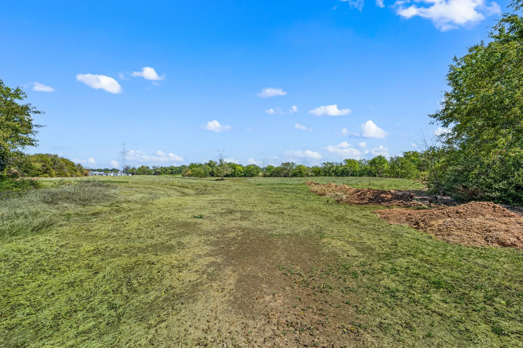 Farm For Sale in Tarrant County , 1700 Marti Drive, Burleson, Texas 76028, 3 Bedroom, 2 Bathroom, Garage spaces, 1,911 Sqft, built in 1969, mls#21394883, Real Estate Agent in Burleson, Homes For Sale in Tarrant county, Homes For Sale in Burleson, Realtor in Burleson Texas, Real Estate Brokerage Independent Realty Texas, Luminita Cordes Realtor