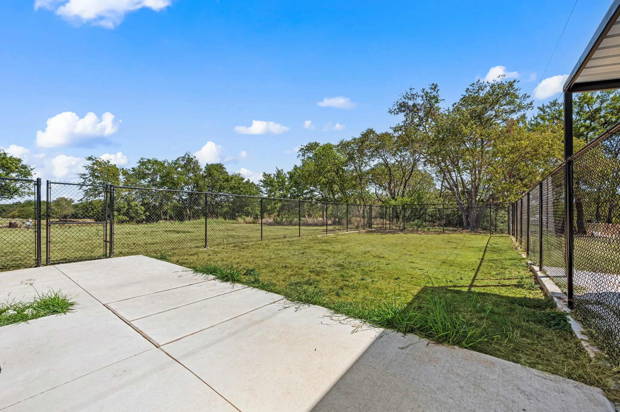 Farm For Sale in Tarrant County , 1700 Marti Drive, Burleson, Texas 76028, 3 Bedroom, 2 Bathroom, Garage spaces, 1,911 Sqft, built in 1969, mls#21394883, Real Estate Agent in Burleson, Homes For Sale in Tarrant county, Homes For Sale in Burleson, Realtor in Burleson Texas, Real Estate Brokerage Independent Realty Texas, Luminita Cordes Realtor