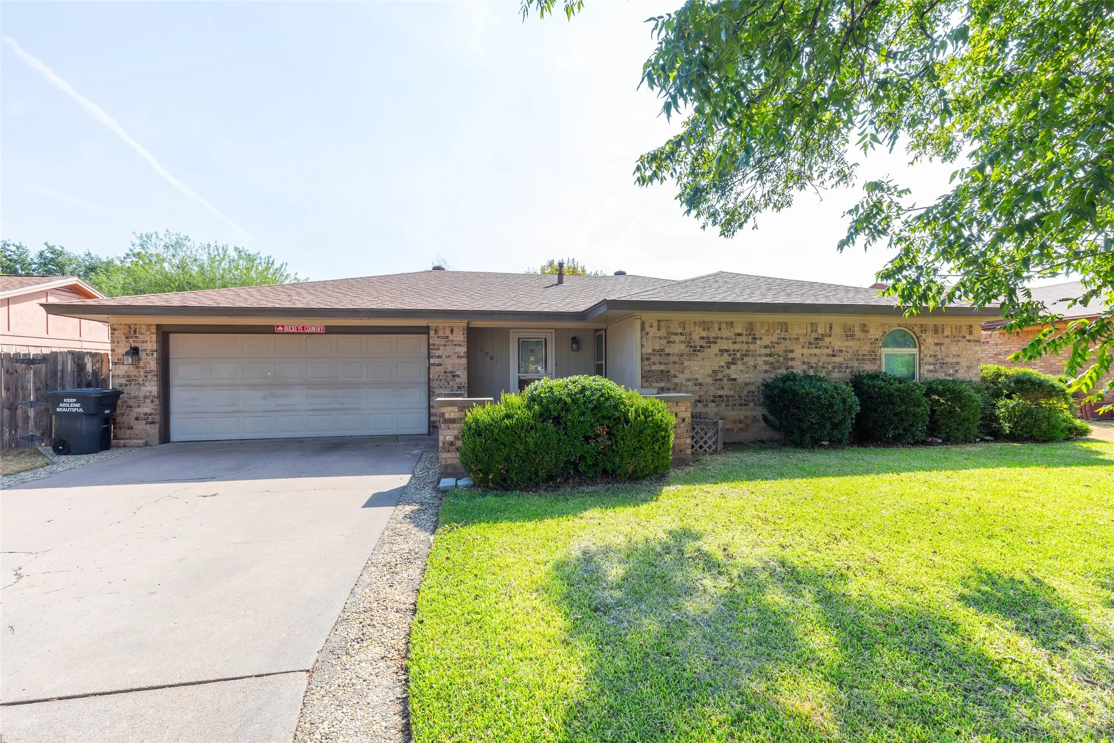 Single Family Residence For Sale in Taylor County , 1001 Pardoners Road, Abilene, Texas 79602, 3 Bedroom, 2 Bathroom, 2 Garage spaces, 1,527 Sqft, built in 1981, mls#21393844, Real Estate Agent in Abilene, Homes For Sale in Taylor county, Homes For Sale in Abilene, Realtor in Abilene Texas, Real Estate Brokerage Independent Realty Texas, Luminita Cordes Realtor