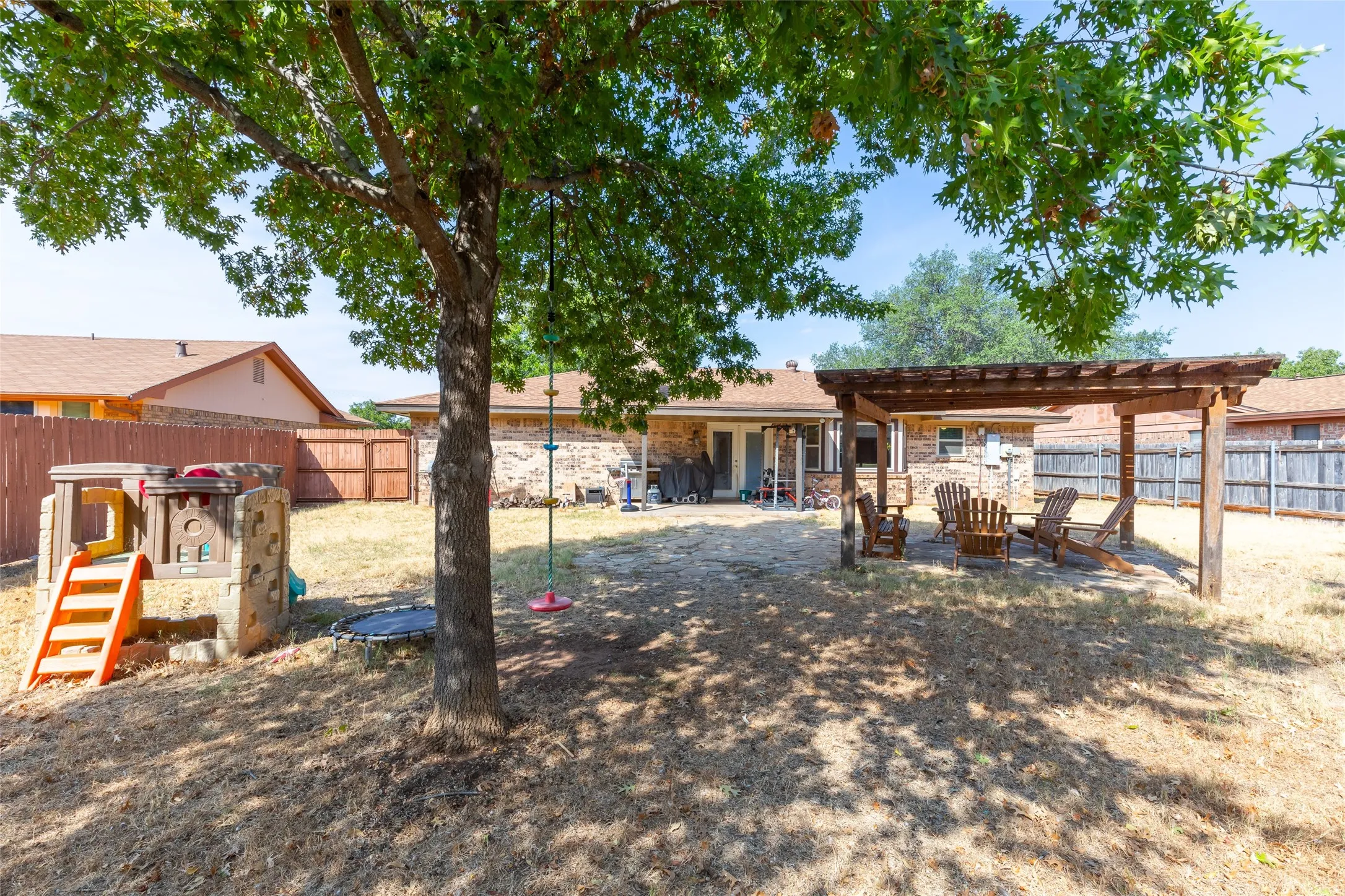 Single Family Residence For Sale in Taylor County , 1001 Pardoners Road, Abilene, Texas 79602, 3 Bedroom, 2 Bathroom, 2 Garage spaces, 1,527 Sqft, built in 1981, mls#21393844, Real Estate Agent in Abilene, Homes For Sale in Taylor county, Homes For Sale in Abilene, Realtor in Abilene Texas, Real Estate Brokerage Independent Realty Texas, Luminita Cordes Realtor