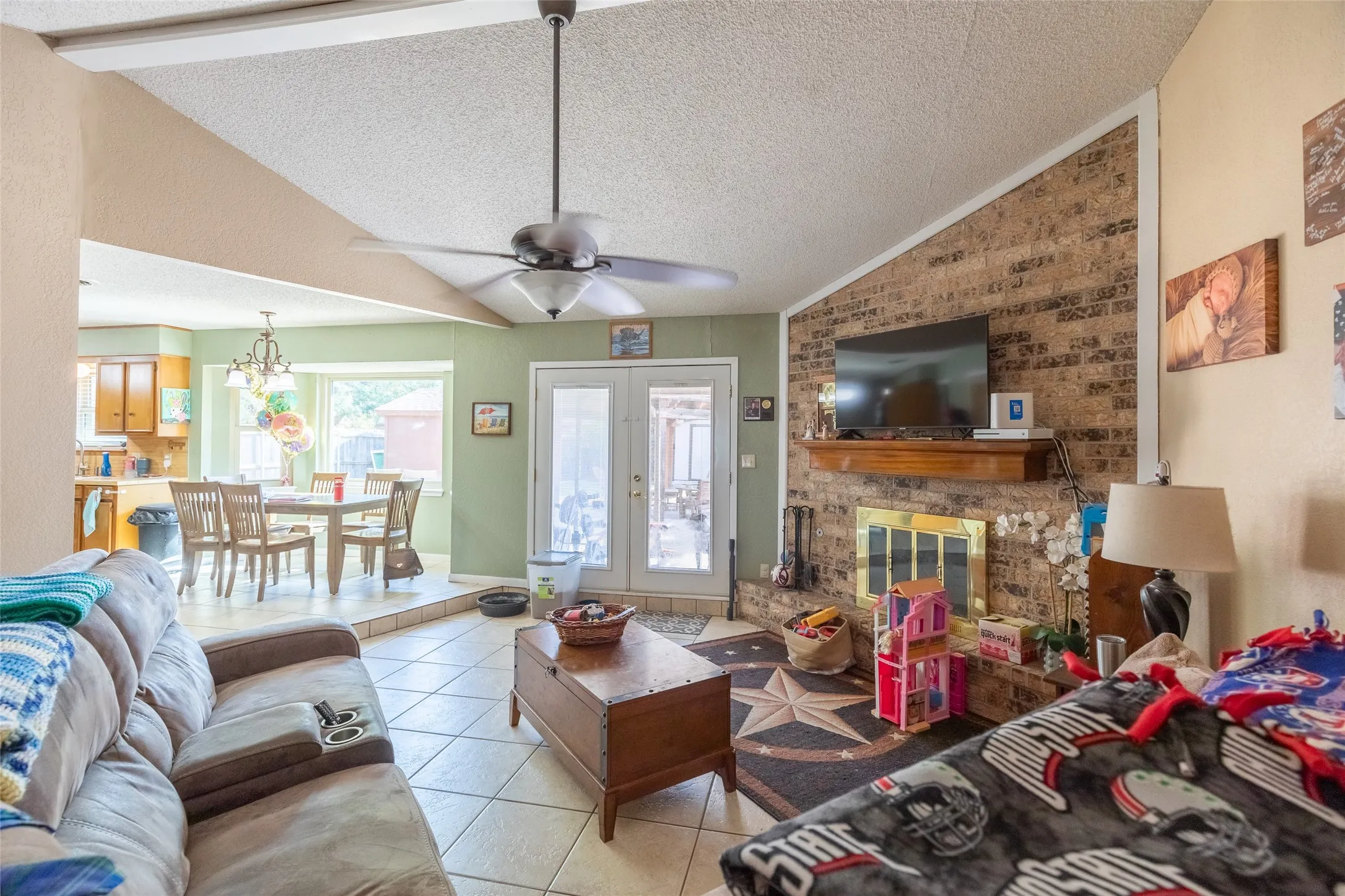 Single Family Residence For Sale in Taylor County , 1001 Pardoners Road, Abilene, Texas 79602, 3 Bedroom, 2 Bathroom, 2 Garage spaces, 1,527 Sqft, built in 1981, mls#21393844, Real Estate Agent in Abilene, Homes For Sale in Taylor county, Homes For Sale in Abilene, Realtor in Abilene Texas, Real Estate Brokerage Independent Realty Texas, Luminita Cordes Realtor
