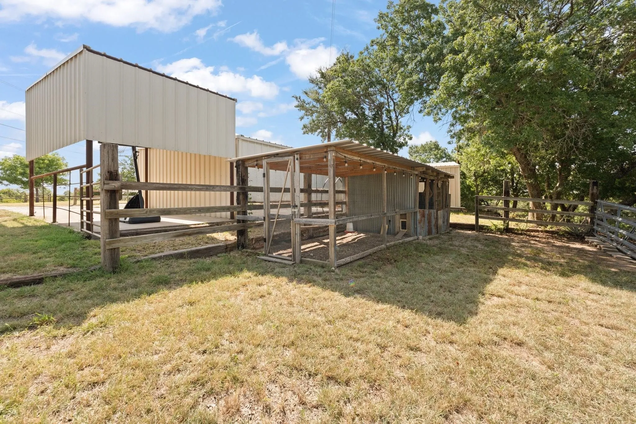 CHICKEN COOP with 2 separate areas!!! Wait until you see how thoughtfully made this one was!
