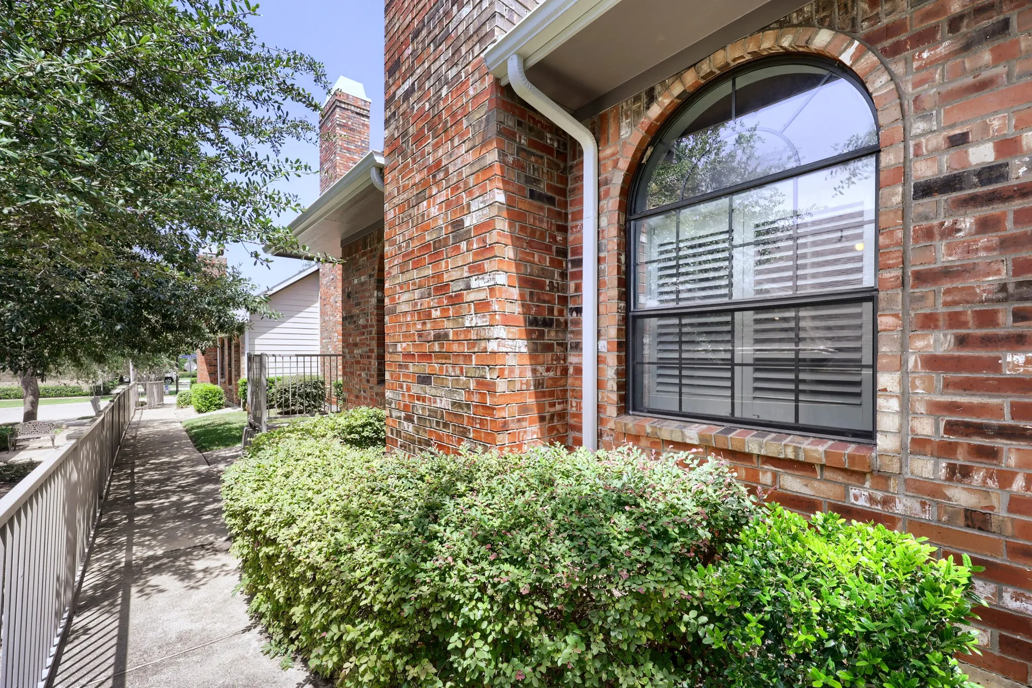 Townhouse For Rent in Dallas County , 2800 Keller Springs Road 4C, Carrollton, Texas 75006, 3 Bedroom, 3 Bathroom, 2 Garage spaces, 1,651 Sqft, built in 2004, mls#21394414, Real Estate Agent in Carrollton, Homes For Rent in Dallas county, Homes For Rent in Carrollton, Realtor in Carrollton Texas, Real Estate Brokerage Independent Realty Texas, Luminita Cordes Realtor