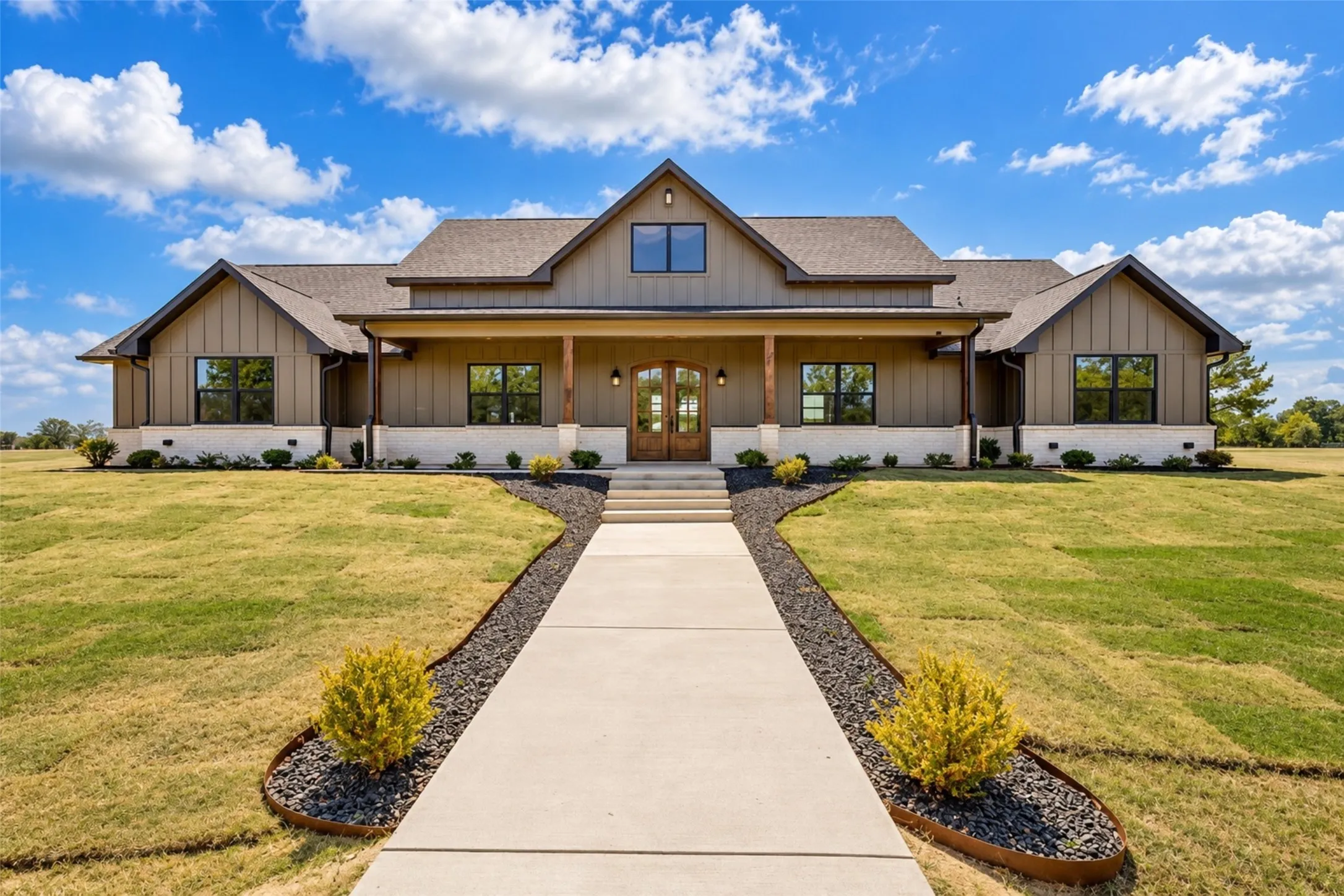 Single Family Residence For Sale in Titus County , 242 Private Rd 2712, Mt Pleasant, Texas 75455, 3 Bedroom, 3 Bathroom, 2 Garage spaces, 2,520 Sqft, built in 2026, mls#21394888, Real Estate Agent in Mt Pleasant, Homes For Sale in Titus county, Homes For Sale in Mt Pleasant, Realtor in Mt Pleasant Texas, Real Estate Brokerage Independent Realty Texas, Luminita Cordes Realtor