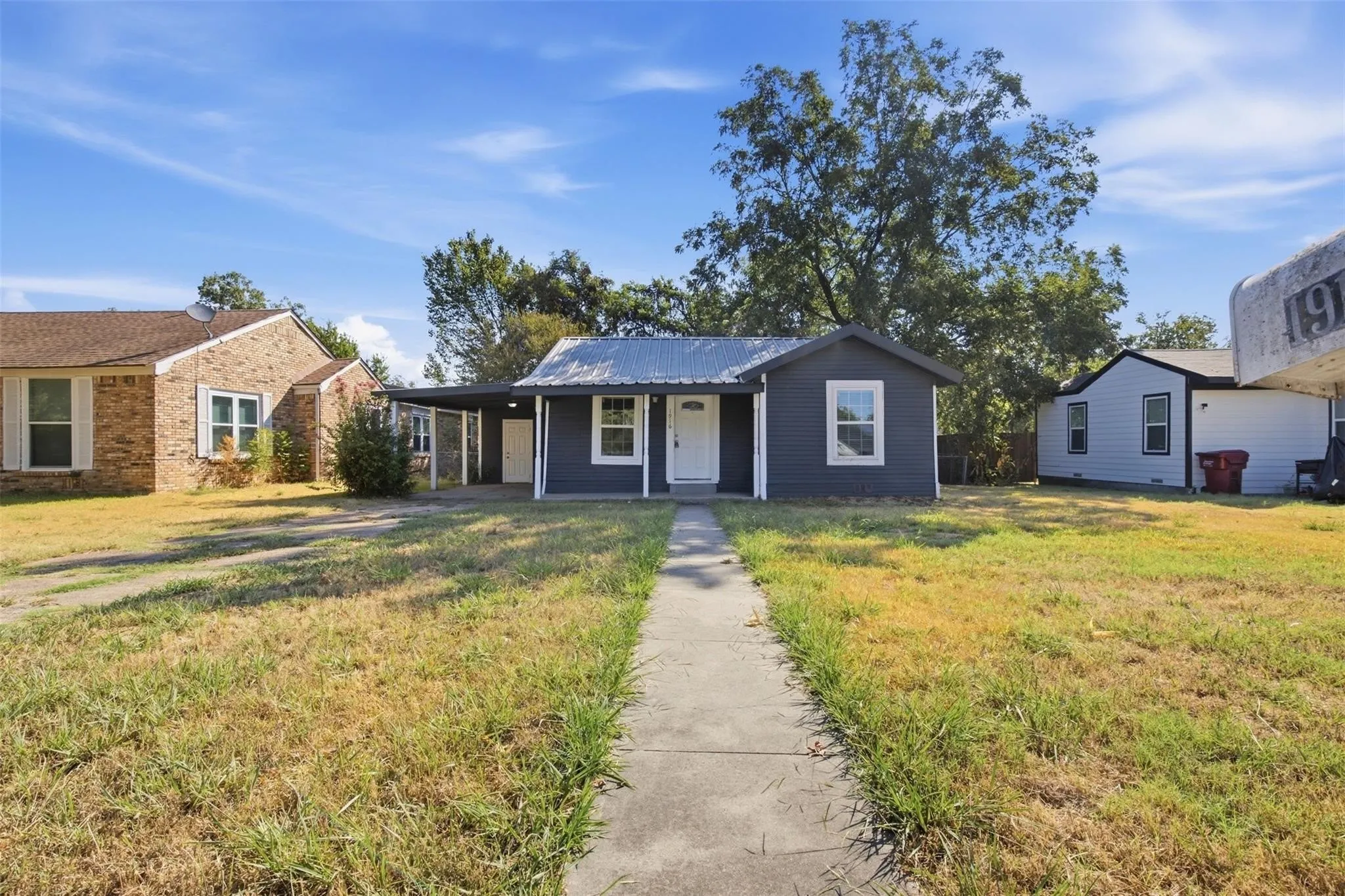 Single Family Residence For Sale