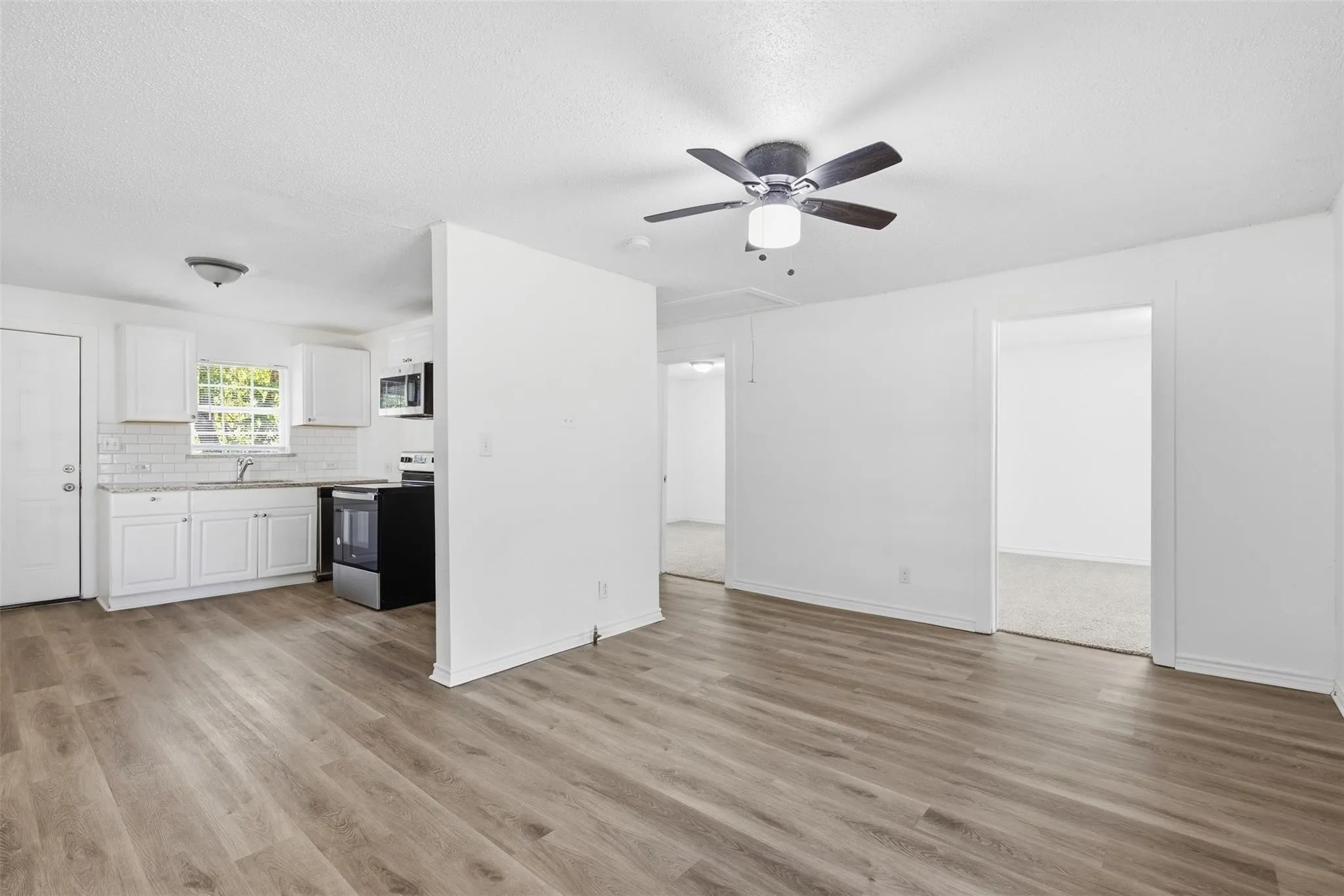 Single Family Residence For Sale in Fannin County , 1916 Liberty Street, Bonham, Texas 75418, 2 Bedroom, 1 Bathroom, Garage spaces, 704 Sqft, built in 1940, mls#21394912, Real Estate Agent in Bonham, Homes For Sale in Fannin county, Homes For Sale in Bonham, Realtor in Bonham Texas, Real Estate Brokerage Independent Realty Texas, Luminita Cordes Realtor