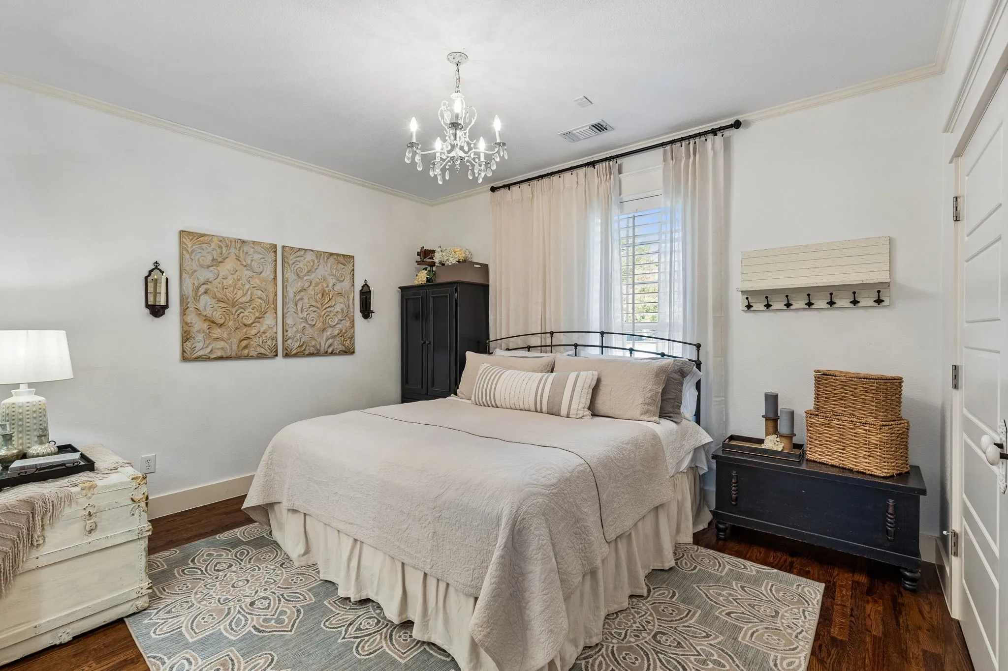 Single Family Residence For Sale in Collin County , 414 N Waddill Street, Mc Kinney, Texas 75069, 4 Bedroom, 4 Bathroom, 2 Garage spaces, 3,683 Sqft, built in 2012, mls#21393614, Real Estate Agent in Mc Kinney, Homes For Sale in Collin county, Homes For Sale in Mc Kinney, Realtor in Mc Kinney Texas, Real Estate Brokerage Independent Realty Texas, Luminita Cordes Realtor