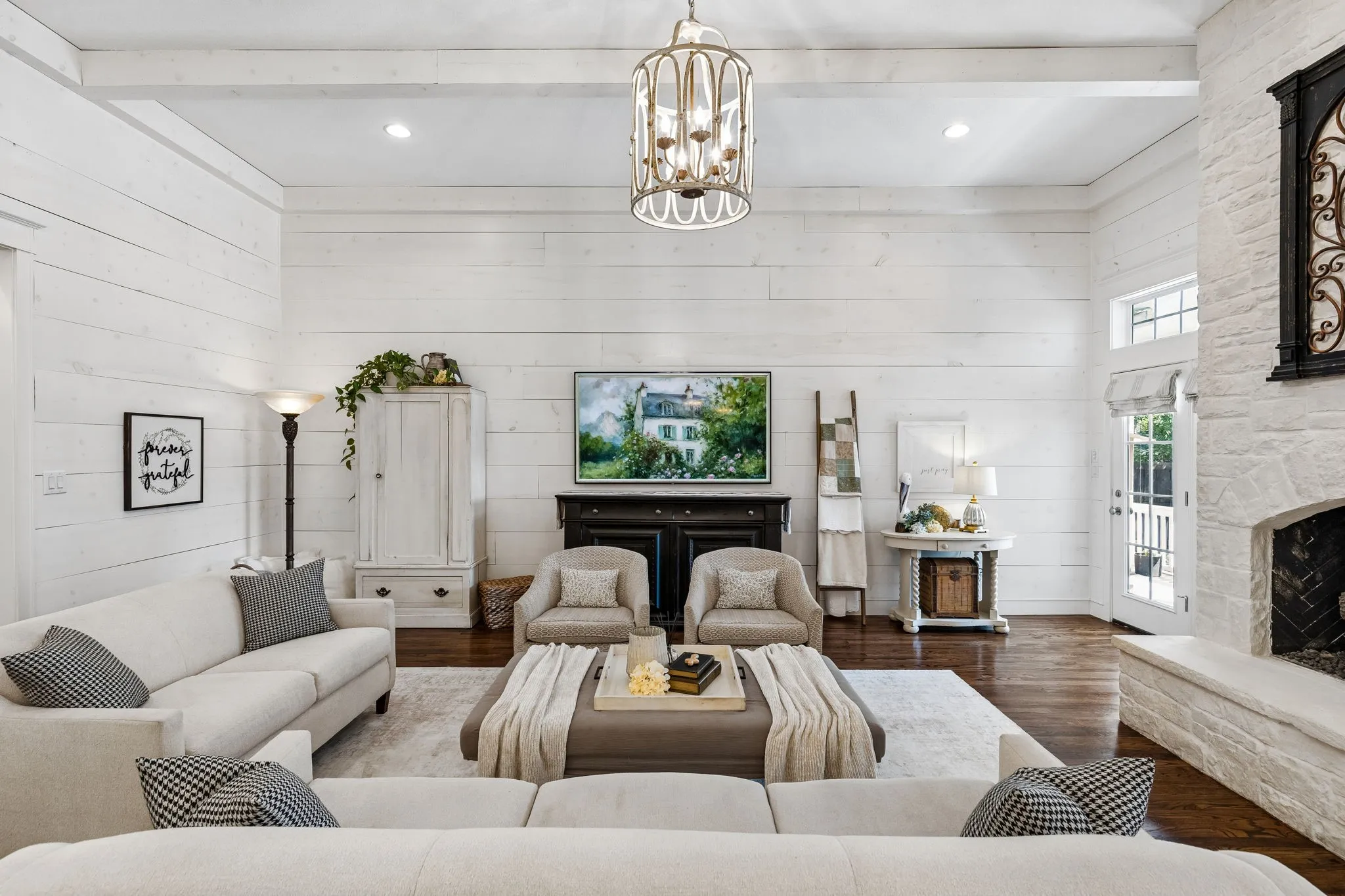 Single Family Residence For Sale in Collin County , 414 N Waddill Street, Mc Kinney, Texas 75069, 4 Bedroom, 4 Bathroom, 2 Garage spaces, 3,683 Sqft, built in 2012, mls#21393614, Real Estate Agent in Mc Kinney, Homes For Sale in Collin county, Homes For Sale in Mc Kinney, Realtor in Mc Kinney Texas, Real Estate Brokerage Independent Realty Texas, Luminita Cordes Realtor