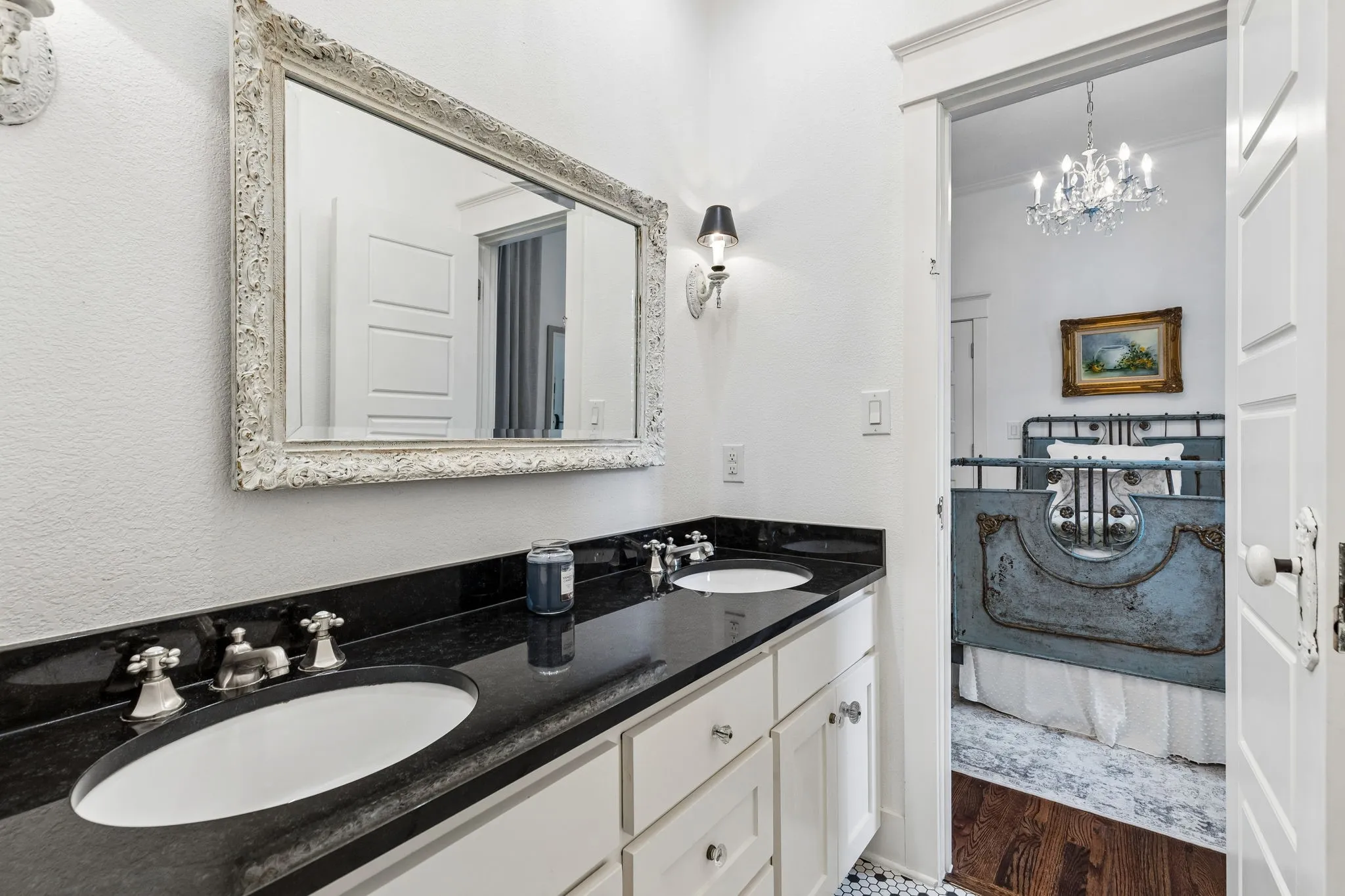 Single Family Residence For Sale in Collin County , 414 N Waddill Street, Mc Kinney, Texas 75069, 4 Bedroom, 4 Bathroom, 2 Garage spaces, 3,683 Sqft, built in 2012, mls#21393614, Real Estate Agent in Mc Kinney, Homes For Sale in Collin county, Homes For Sale in Mc Kinney, Realtor in Mc Kinney Texas, Real Estate Brokerage Independent Realty Texas, Luminita Cordes Realtor