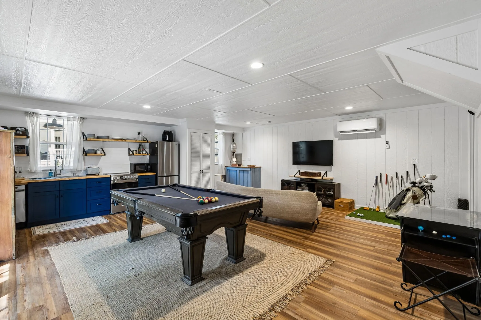 Guest House - Kitchen and Living Room