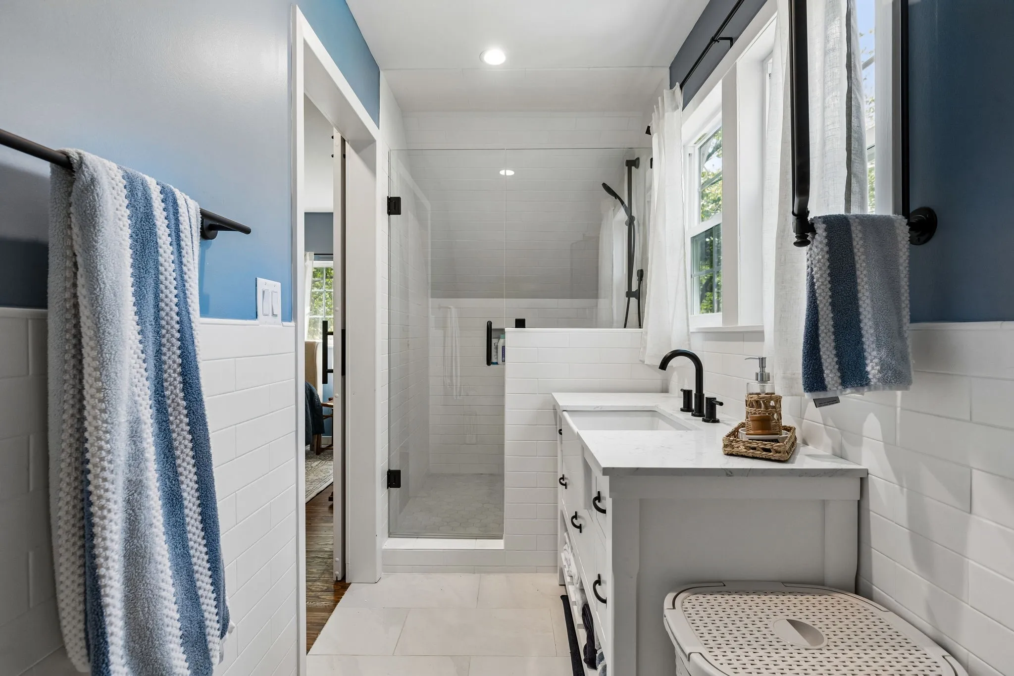 Guest House - Bathroom