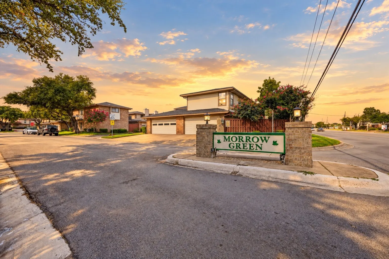 Townhouse For Sale in Tarrant County , 15 Dewberry Court, Bedford, Texas 76021, 2 Bedroom, 2 Bathroom, 2 Garage spaces, 1,814 Sqft, built in 1985, mls#21391969, Real Estate Agent in Bedford, Homes For Sale in Tarrant county, Homes For Sale in Bedford, Realtor in Bedford Texas, Real Estate Brokerage Independent Realty Texas, Luminita Cordes Realtor