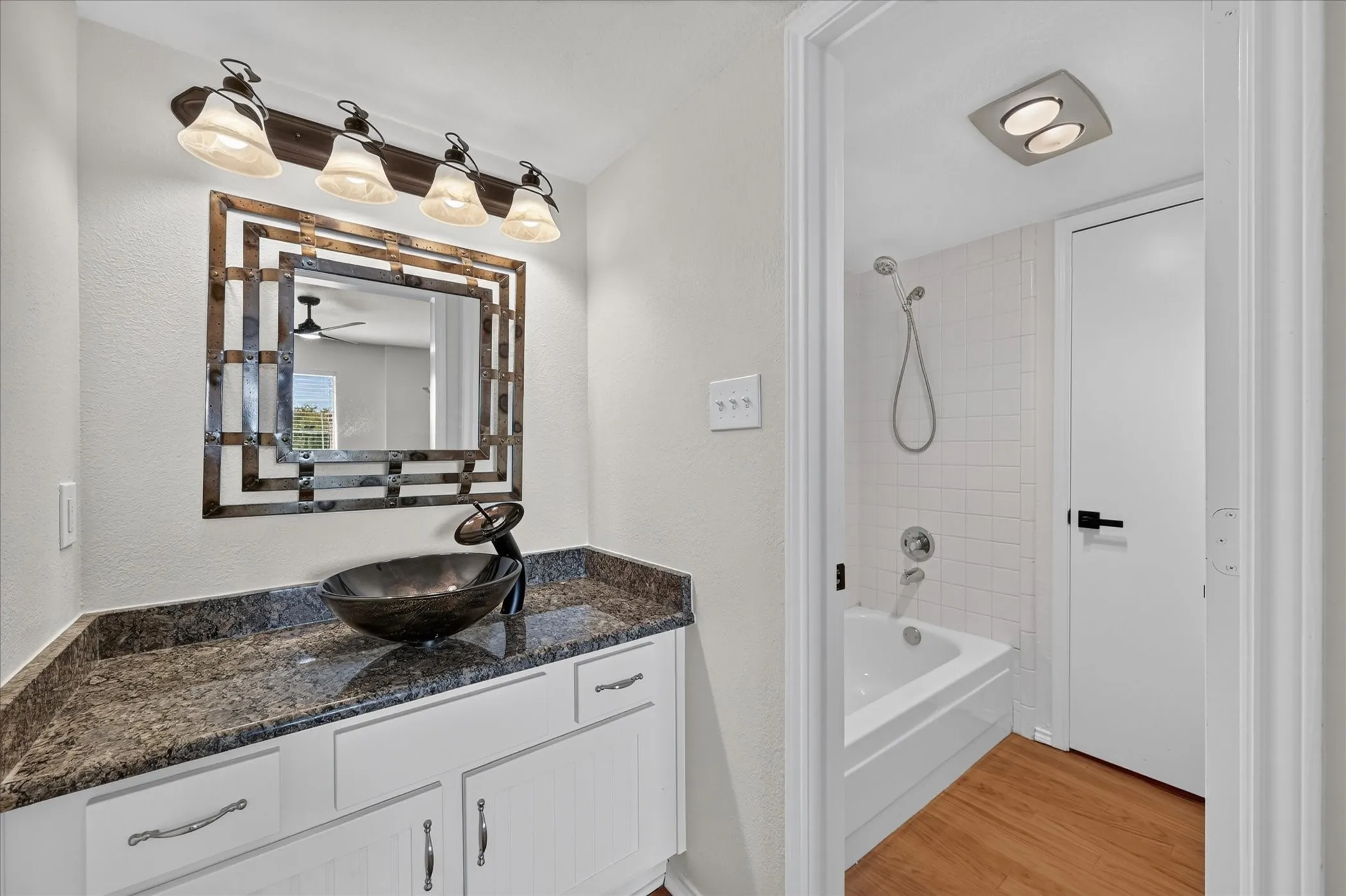 Townhouse For Sale in Tarrant County , 15 Dewberry Court, Bedford, Texas 76021, 2 Bedroom, 2 Bathroom, 2 Garage spaces, 1,814 Sqft, built in 1985, mls#21391969, Real Estate Agent in Bedford, Homes For Sale in Tarrant county, Homes For Sale in Bedford, Realtor in Bedford Texas, Real Estate Brokerage Independent Realty Texas, Luminita Cordes Realtor