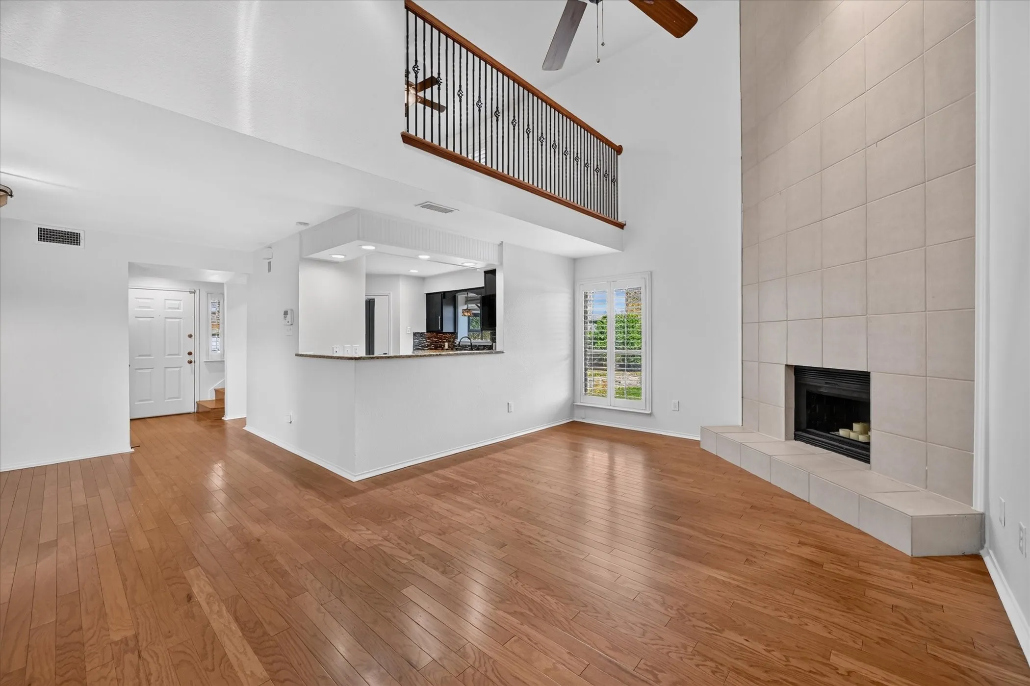 Townhouse For Sale in Tarrant County , 15 Dewberry Court, Bedford, Texas 76021, 2 Bedroom, 2 Bathroom, 2 Garage spaces, 1,814 Sqft, built in 1985, mls#21391969, Real Estate Agent in Bedford, Homes For Sale in Tarrant county, Homes For Sale in Bedford, Realtor in Bedford Texas, Real Estate Brokerage Independent Realty Texas, Luminita Cordes Realtor