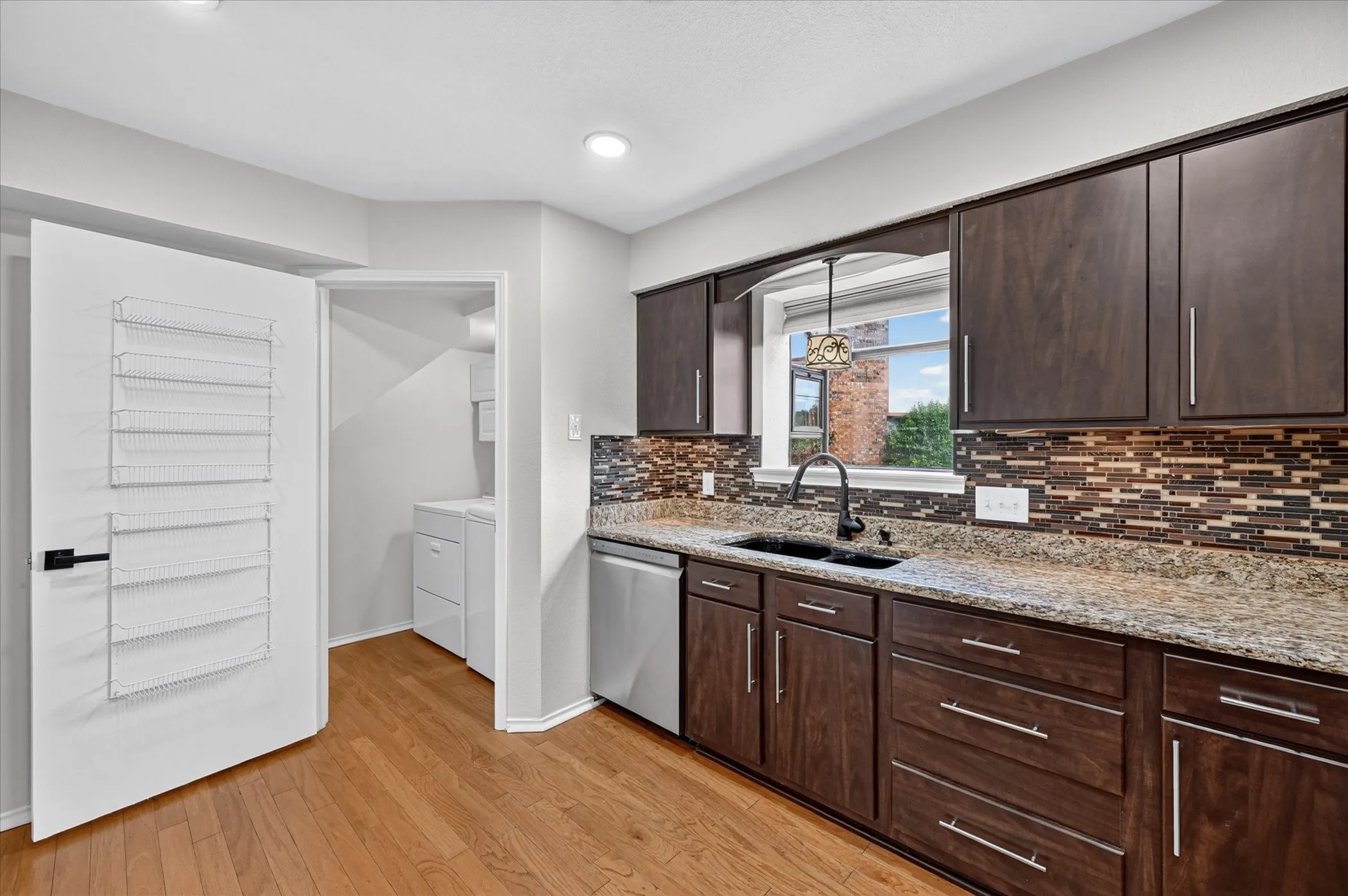 Townhouse For Sale in Tarrant County , 15 Dewberry Court, Bedford, Texas 76021, 2 Bedroom, 2 Bathroom, 2 Garage spaces, 1,814 Sqft, built in 1985, mls#21391969, Real Estate Agent in Bedford, Homes For Sale in Tarrant county, Homes For Sale in Bedford, Realtor in Bedford Texas, Real Estate Brokerage Independent Realty Texas, Luminita Cordes Realtor
