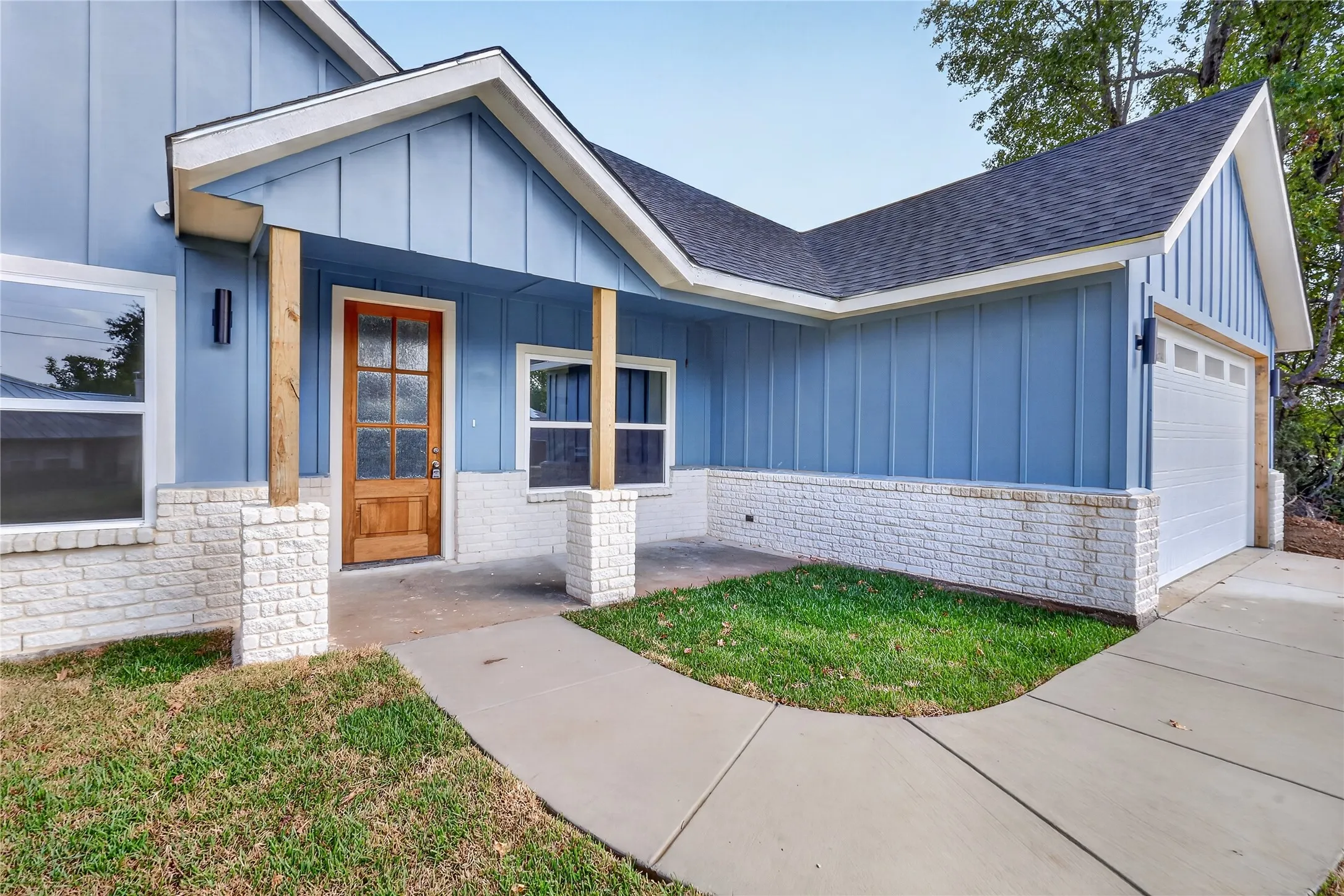 Single Family Residence For Sale in Henderson County , 102 Goodknight Ranch Road, Trinidad, Texas 75163, 3 Bedroom, 3 Bathroom, 2 Garage spaces, 1,600 Sqft, built in 2026, mls#21394684, Real Estate Agent in Trinidad, Homes For Sale in Henderson county, Homes For Sale in Trinidad, Realtor in Trinidad Texas, Real Estate Brokerage Independent Realty Texas, Luminita Cordes Realtor