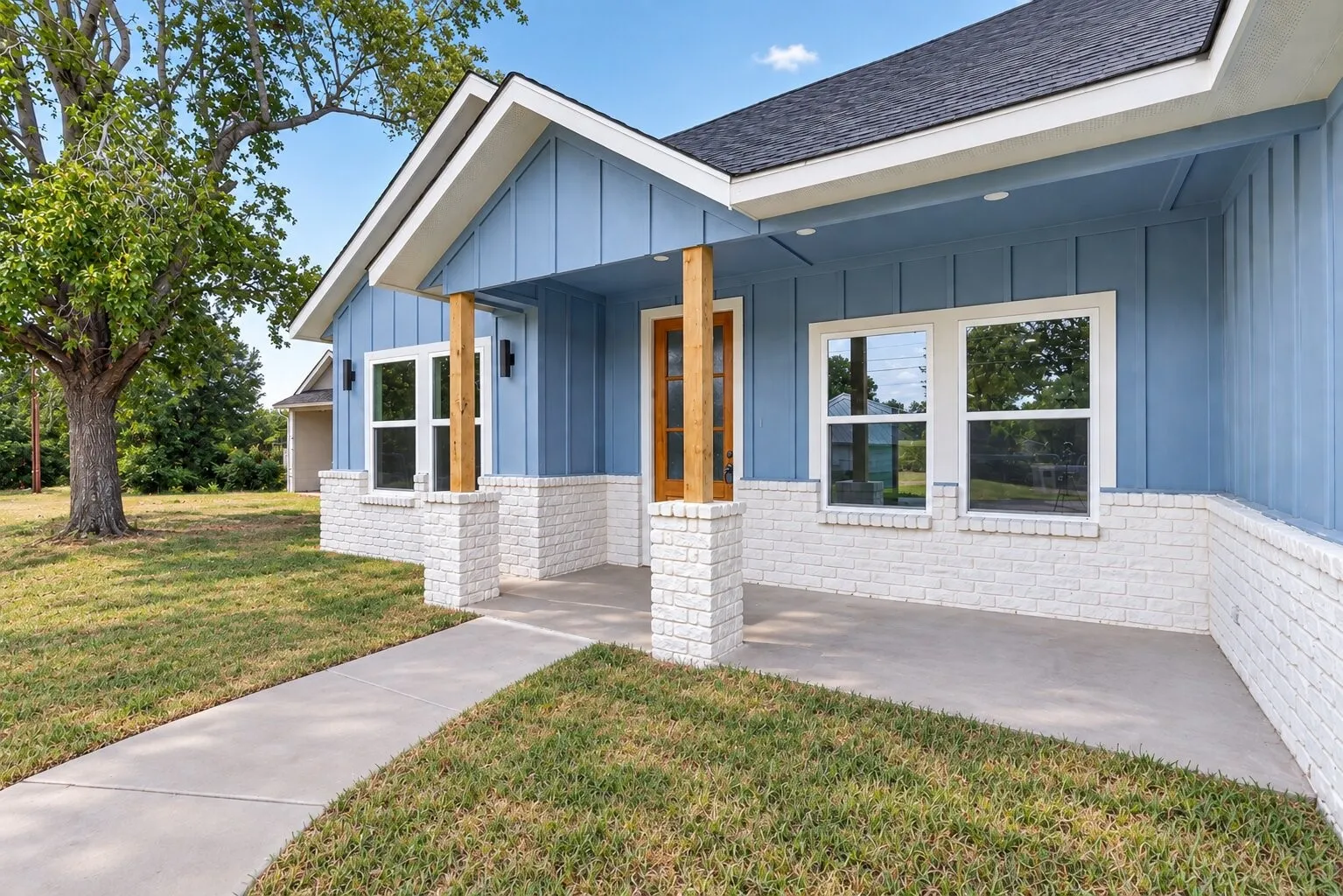 Single Family Residence For Sale in Henderson County , 102 Goodknight Ranch Road, Trinidad, Texas 75163, 3 Bedroom, 3 Bathroom, 2 Garage spaces, 1,600 Sqft, built in 2026, mls#21394684, Real Estate Agent in Trinidad, Homes For Sale in Henderson county, Homes For Sale in Trinidad, Realtor in Trinidad Texas, Real Estate Brokerage Independent Realty Texas, Luminita Cordes Realtor