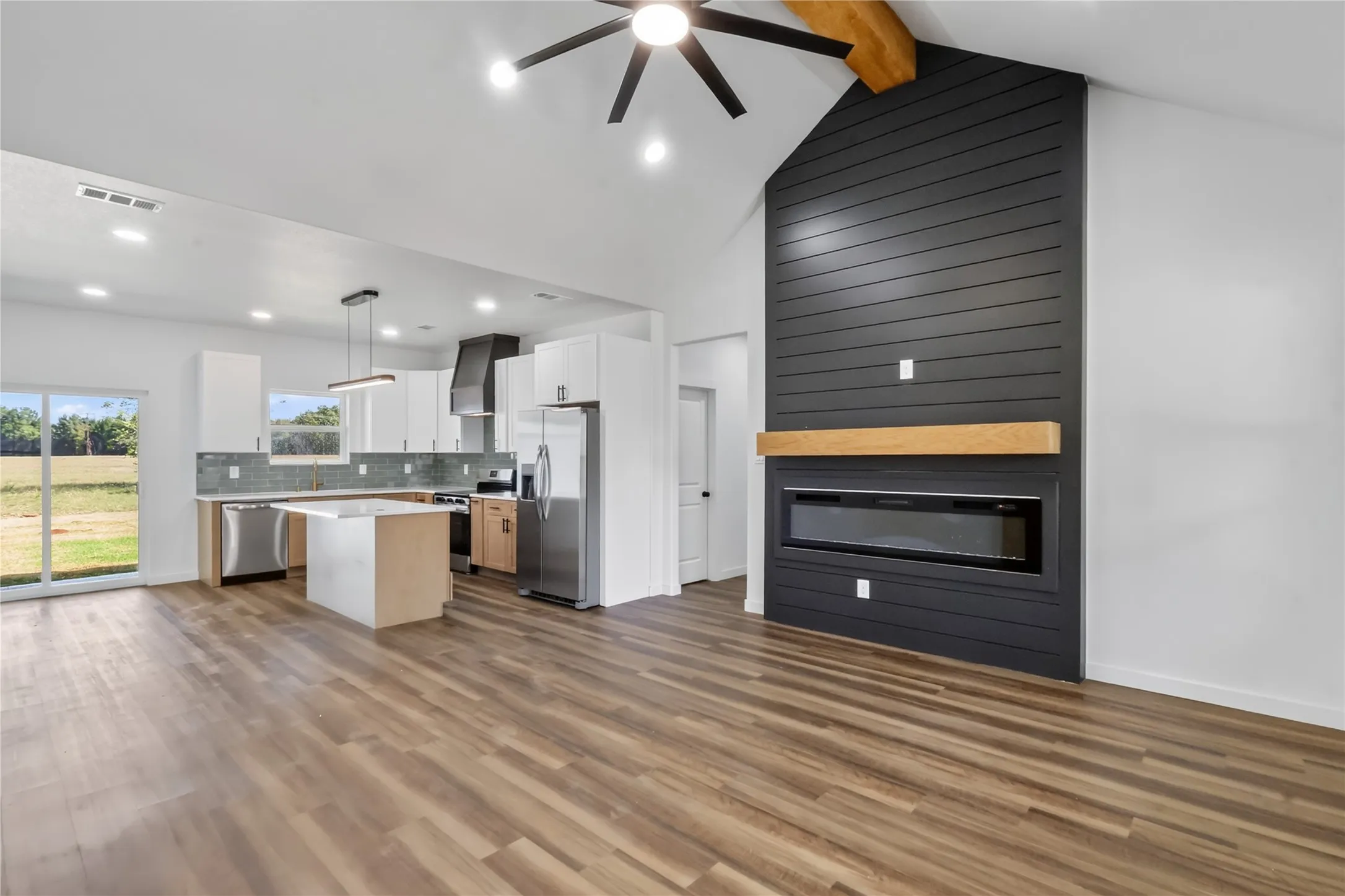 Single Family Residence For Sale in Henderson County , 102 Goodknight Ranch Road, Trinidad, Texas 75163, 3 Bedroom, 3 Bathroom, 2 Garage spaces, 1,600 Sqft, built in 2026, mls#21394684, Real Estate Agent in Trinidad, Homes For Sale in Henderson county, Homes For Sale in Trinidad, Realtor in Trinidad Texas, Real Estate Brokerage Independent Realty Texas, Luminita Cordes Realtor