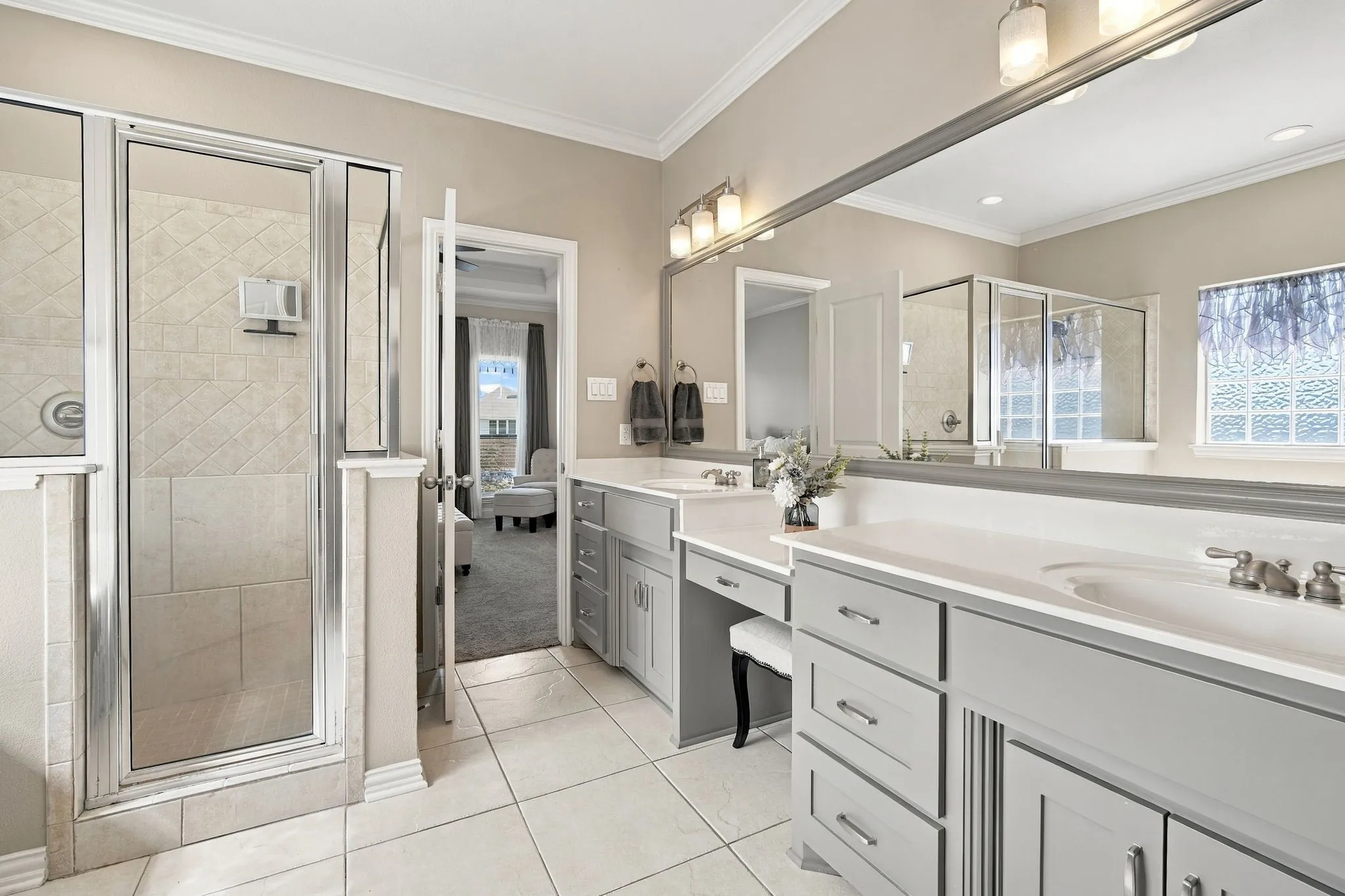 Single Family Residence For Sale in Ellis County , 810 Woodcrest Drive, Ennis, Texas 75119, 3 Bedroom, 2 Bathroom, 2 Garage spaces, 2,043 Sqft, built in 2004, mls#21393870, Real Estate Agent in Ennis, Homes For Sale in Ellis county, Homes For Sale in Ennis, Realtor in Ennis Texas, Real Estate Brokerage Independent Realty Texas, Luminita Cordes Realtor
