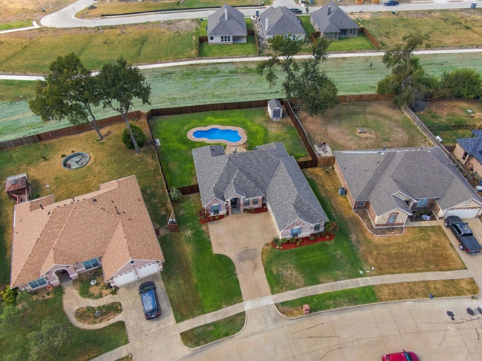 Single Family Residence For Sale in Ellis County , 810 Woodcrest Drive, Ennis, Texas 75119, 3 Bedroom, 2 Bathroom, 2 Garage spaces, 2,043 Sqft, built in 2004, mls#21393870, Real Estate Agent in Ennis, Homes For Sale in Ellis county, Homes For Sale in Ennis, Realtor in Ennis Texas, Real Estate Brokerage Independent Realty Texas, Luminita Cordes Realtor