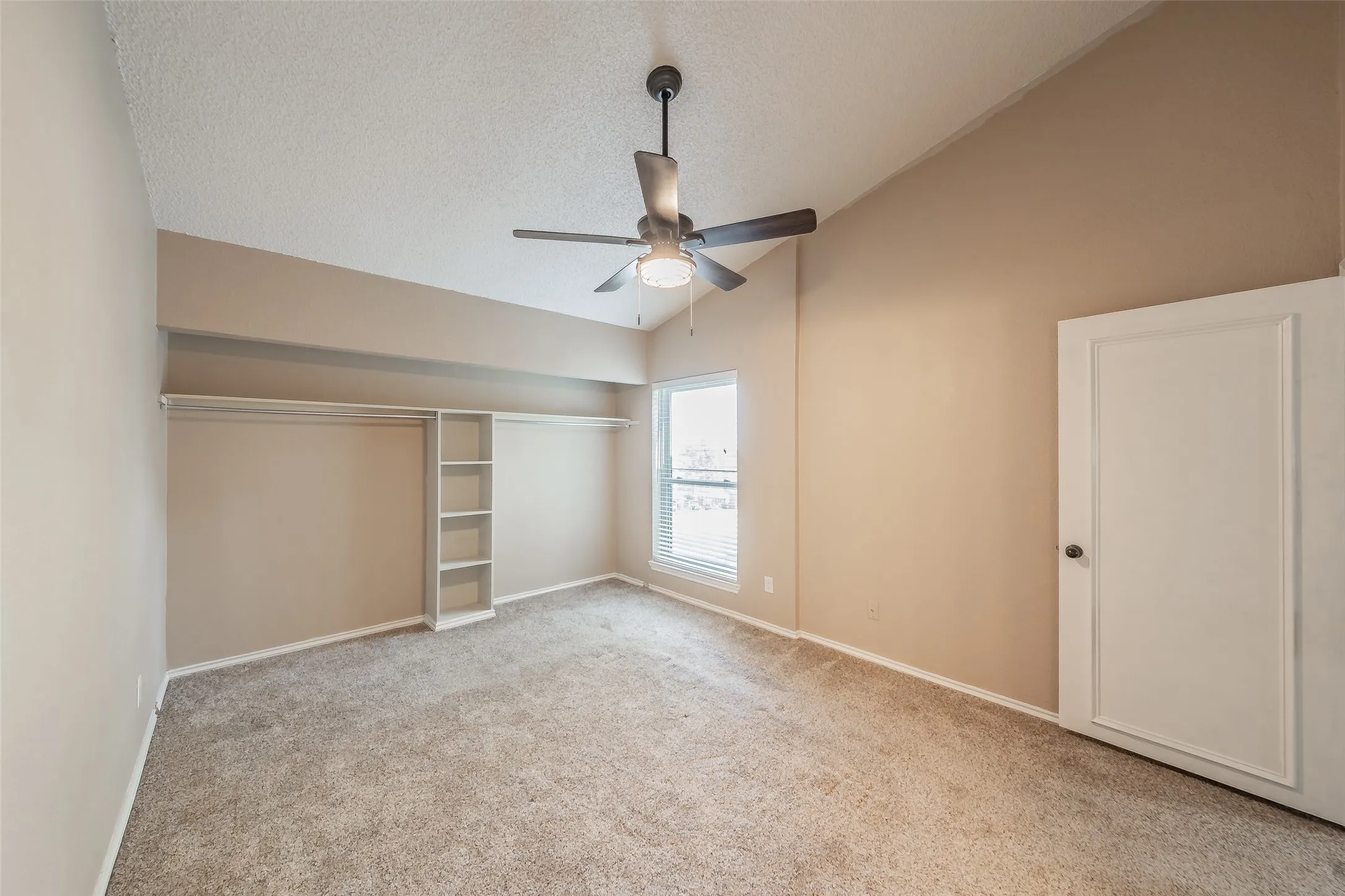 Condominium For Sale in Tarrant County , 714 E Wall Street 105, Grapevine, Texas 76051, 2 Bedroom, 3 Bathroom, Garage spaces, 1,152 Sqft, built in 1981, mls#21387329, Real Estate Agent in Grapevine, Homes For Sale in Tarrant county, Homes For Sale in Grapevine, Realtor in Grapevine Texas, Real Estate Brokerage Independent Realty Texas, Luminita Cordes Realtor
