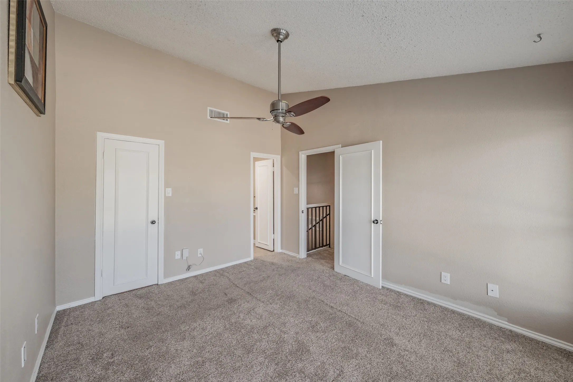 Condominium For Sale in Tarrant County , 714 E Wall Street 105, Grapevine, Texas 76051, 2 Bedroom, 3 Bathroom, Garage spaces, 1,152 Sqft, built in 1981, mls#21387329, Real Estate Agent in Grapevine, Homes For Sale in Tarrant county, Homes For Sale in Grapevine, Realtor in Grapevine Texas, Real Estate Brokerage Independent Realty Texas, Luminita Cordes Realtor