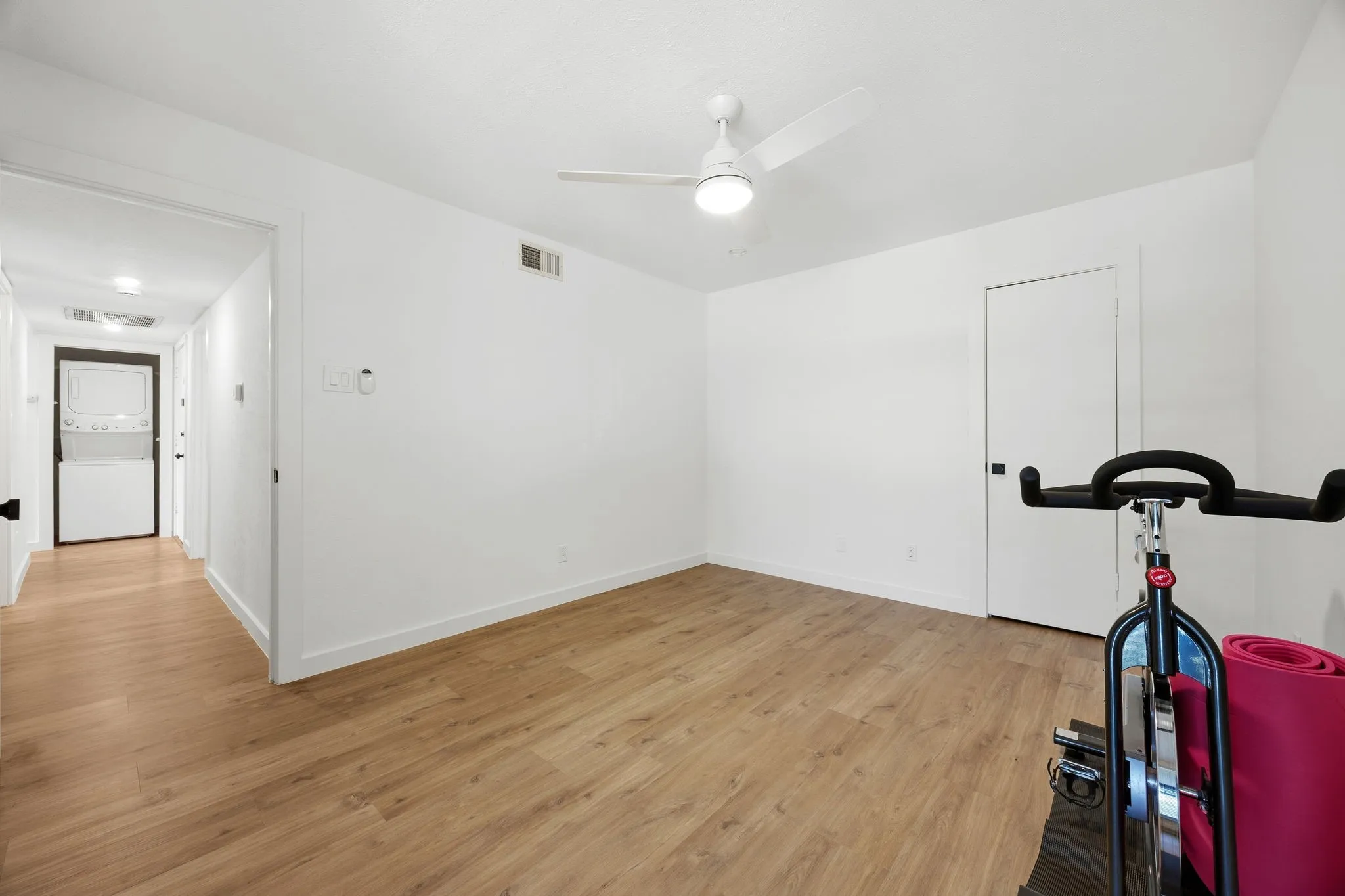 Condominium For Sale in Dallas County , 6060 Birchbrook Drive 262, Dallas, Texas 75206, 2 Bedroom, 2 Bathroom, Garage spaces, 1,136 Sqft, built in 1970, mls#21391550, Real Estate Agent in Dallas, Homes For Sale in Dallas county, Homes For Sale in Dallas, Realtor in Dallas Texas, Real Estate Brokerage Independent Realty Texas, Luminita Cordes Realtor