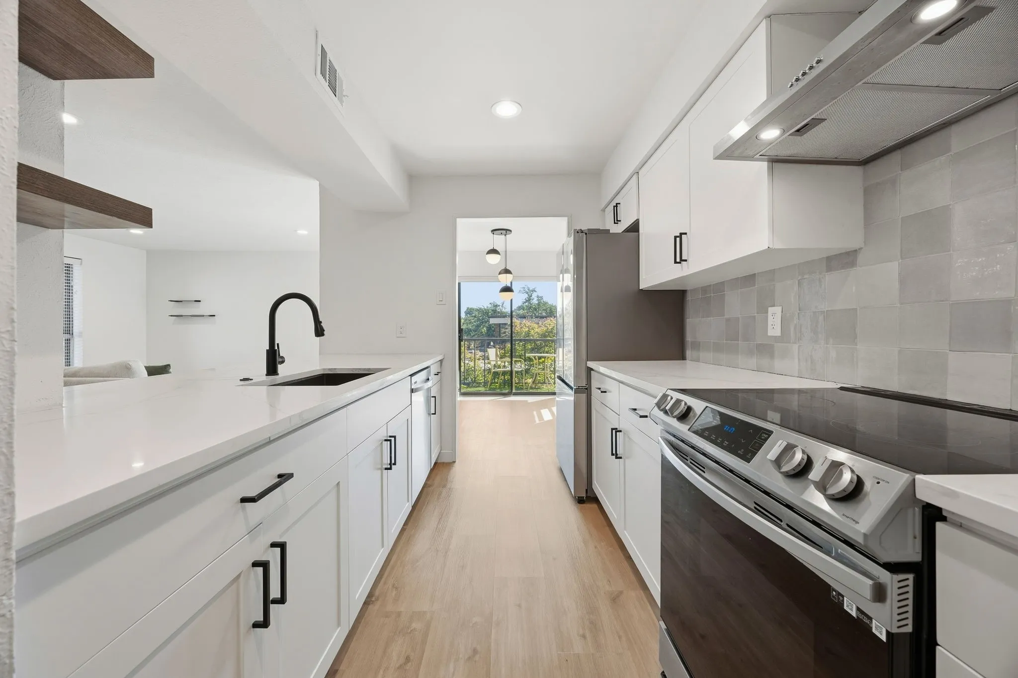 Condominium For Sale in Dallas County , 6060 Birchbrook Drive 262, Dallas, Texas 75206, 2 Bedroom, 2 Bathroom, Garage spaces, 1,136 Sqft, built in 1970, mls#21391550, Real Estate Agent in Dallas, Homes For Sale in Dallas county, Homes For Sale in Dallas, Realtor in Dallas Texas, Real Estate Brokerage Independent Realty Texas, Luminita Cordes Realtor